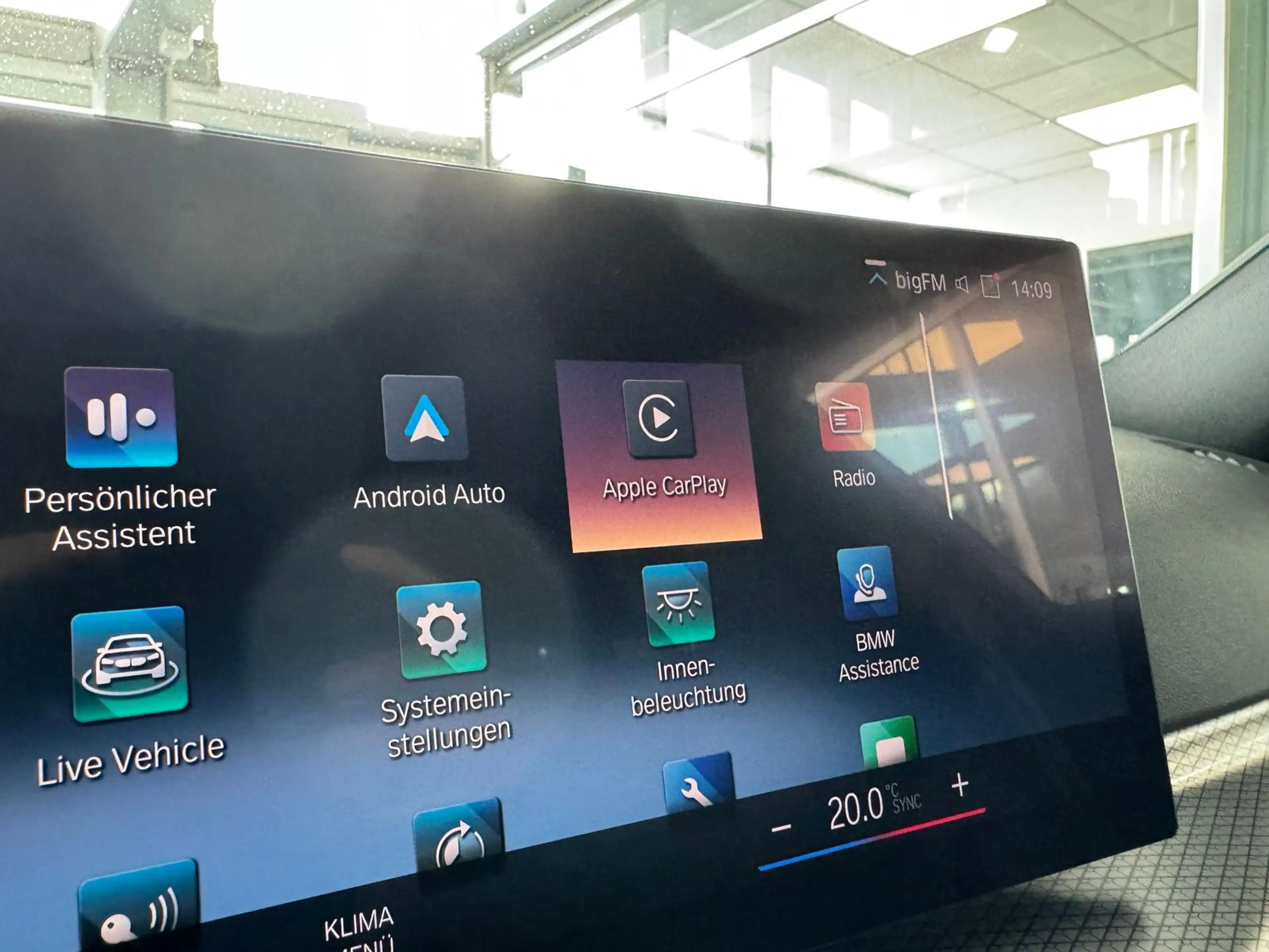 BMW 330 i M-Sport WIDESCREEN H&K LED AHK HUD KAM SHZG — photo 28