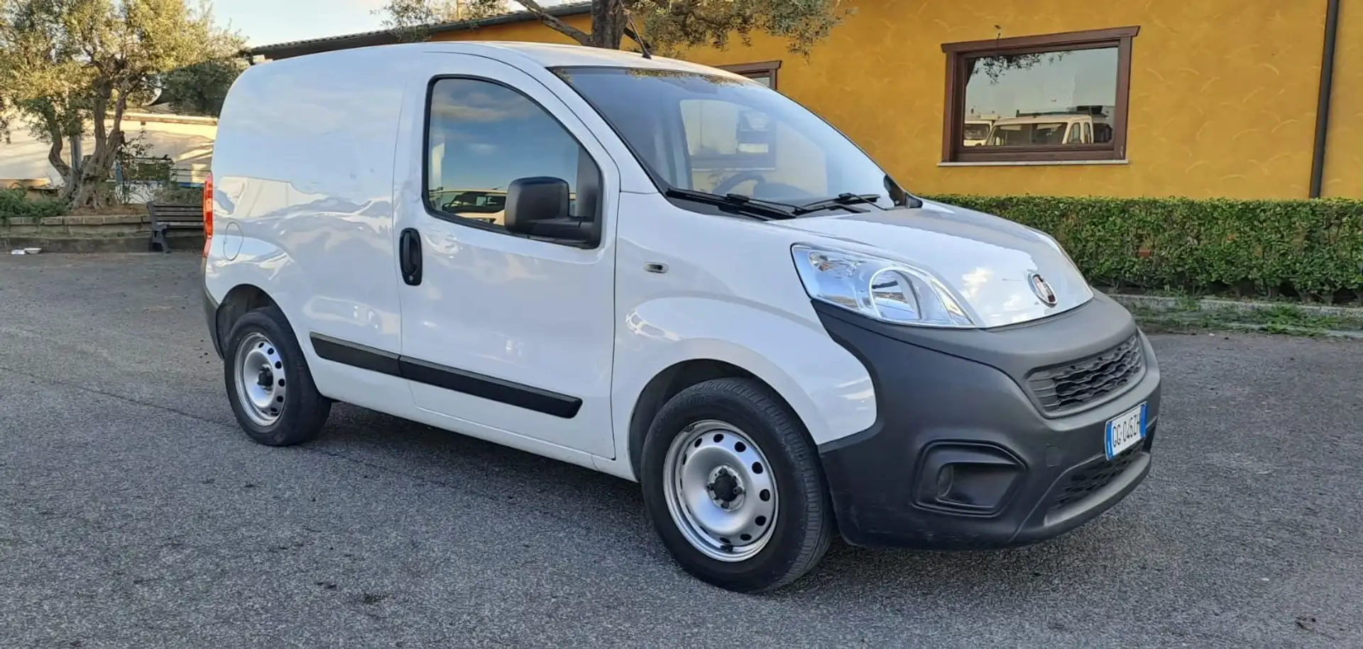 Fiat Fiorino CARGO Blanc - 1