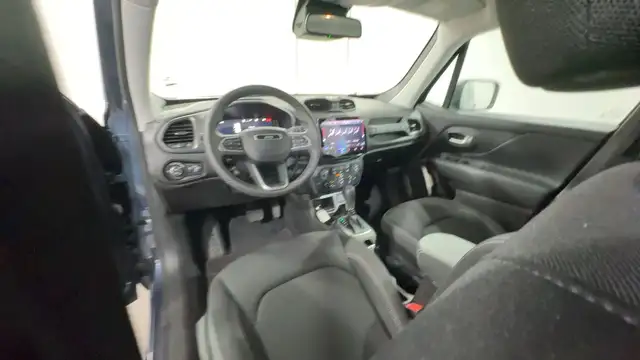 Jeep Renegade view 14