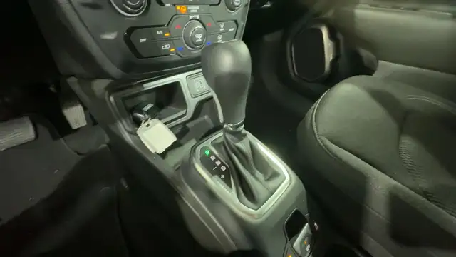 Jeep Renegade view 16
