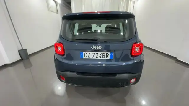 Jeep Renegade view 5