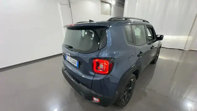 Jeep Renegade view 4