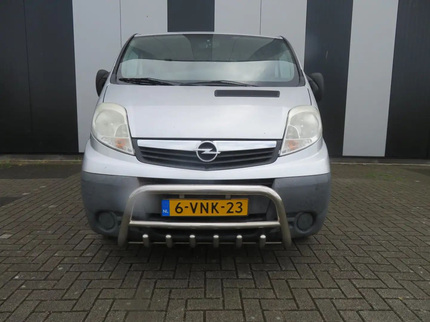 Opel Vivaro 2.5 CDTI L1H1 DC - 2