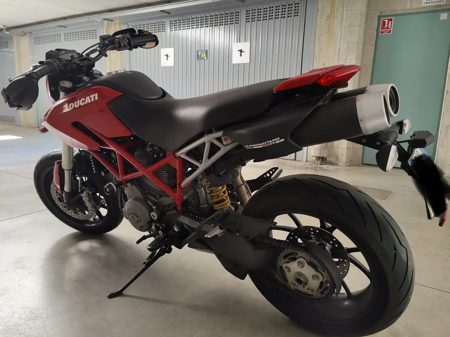 Ducati Hypermotard 796 Červená - 2