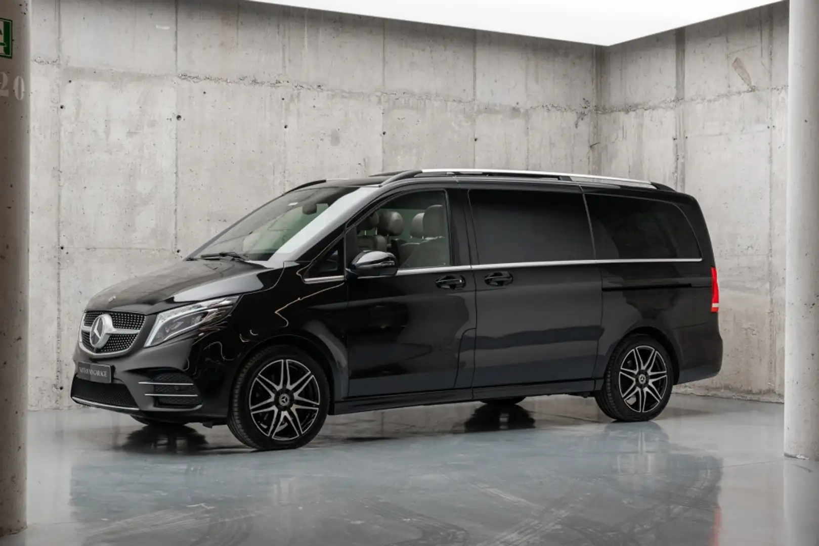 Mercedes-Benz V 250 Monovolumen Automático de 5 Puertas Negro - 2
