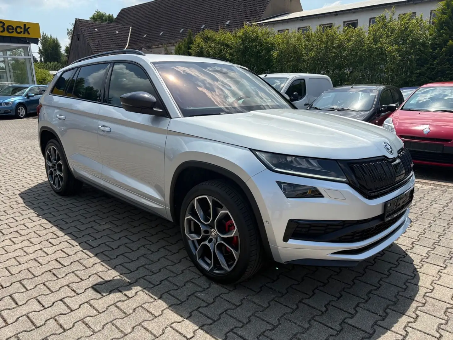 Skoda Kodiaq 2.0 TDI RS 4x4 // CANTON // LED // PANO / Zilver - 2