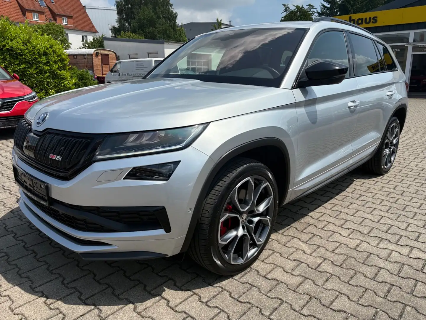 Skoda Kodiaq 2.0 TDI RS 4x4 // CANTON // LED // PANO / Zilver - 1