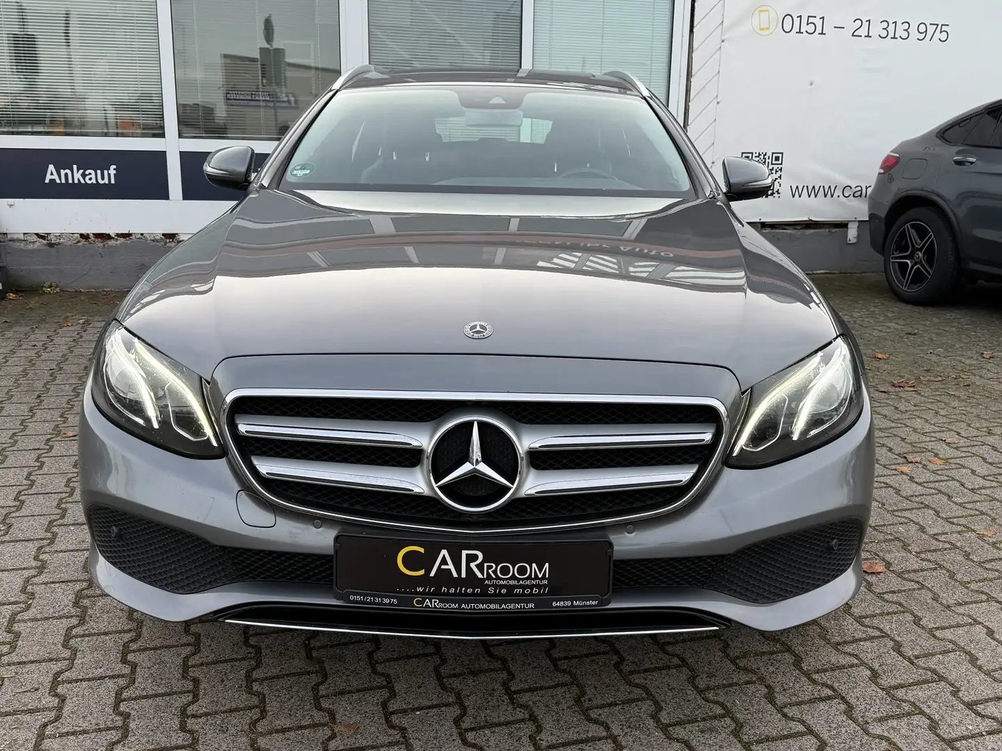 Mercedes-Benz E 220 E 220 d 4Matic T-Modell 4Matic*Widescreen*Ahk* Grau - 2