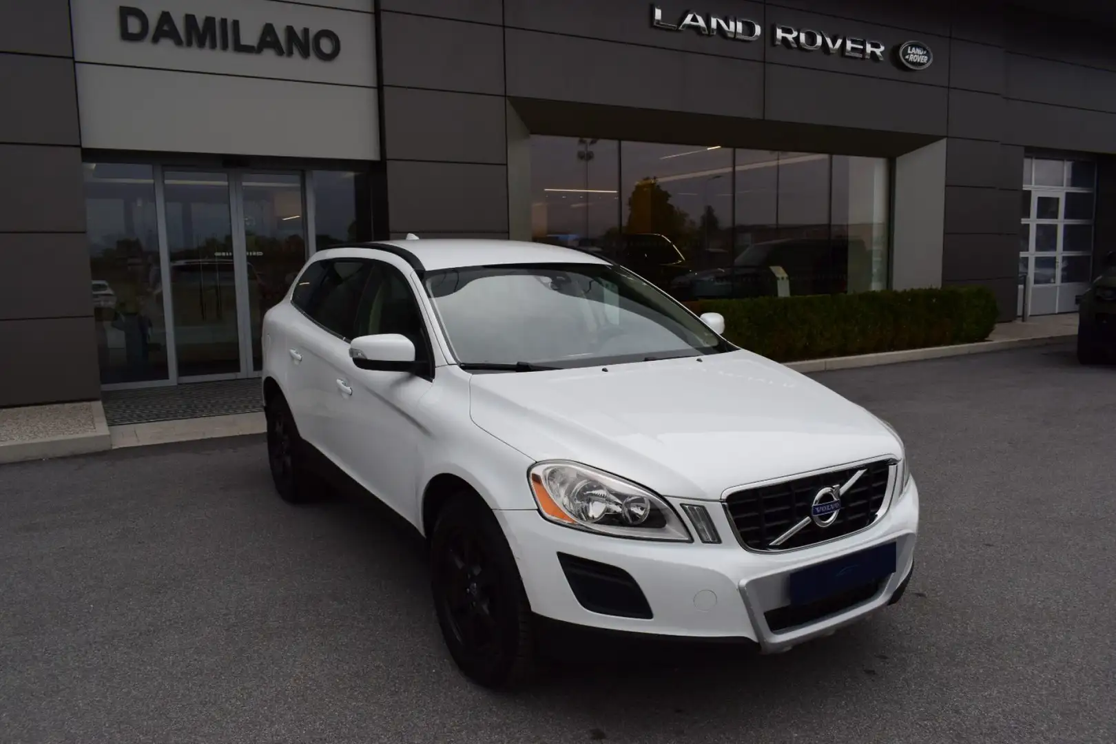 Volvo XC60 D3 AWD Kinetic Bianco - 1