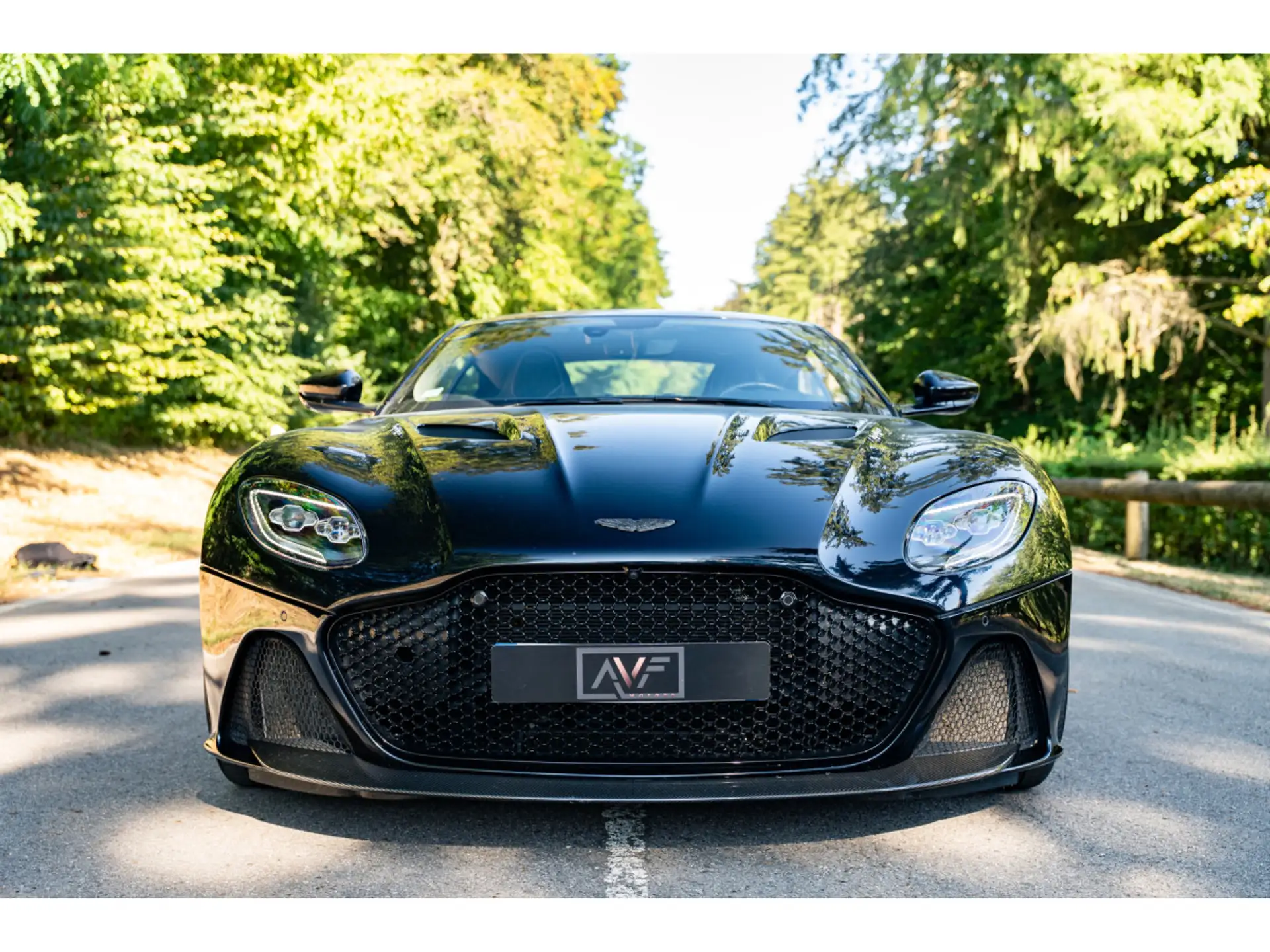애스턴마틴 DBS Coupe 2019 블랙 사진 3