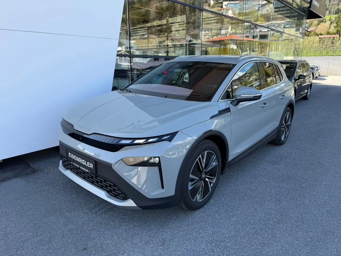 Skoda Elroq 85x Grau - 1