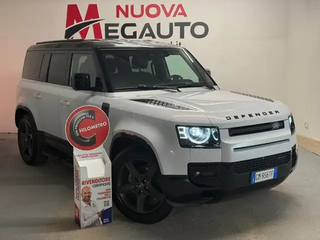 Land Rover Defender 110 3.0D I6 200 CV AWD Auto X-Dynamic SE