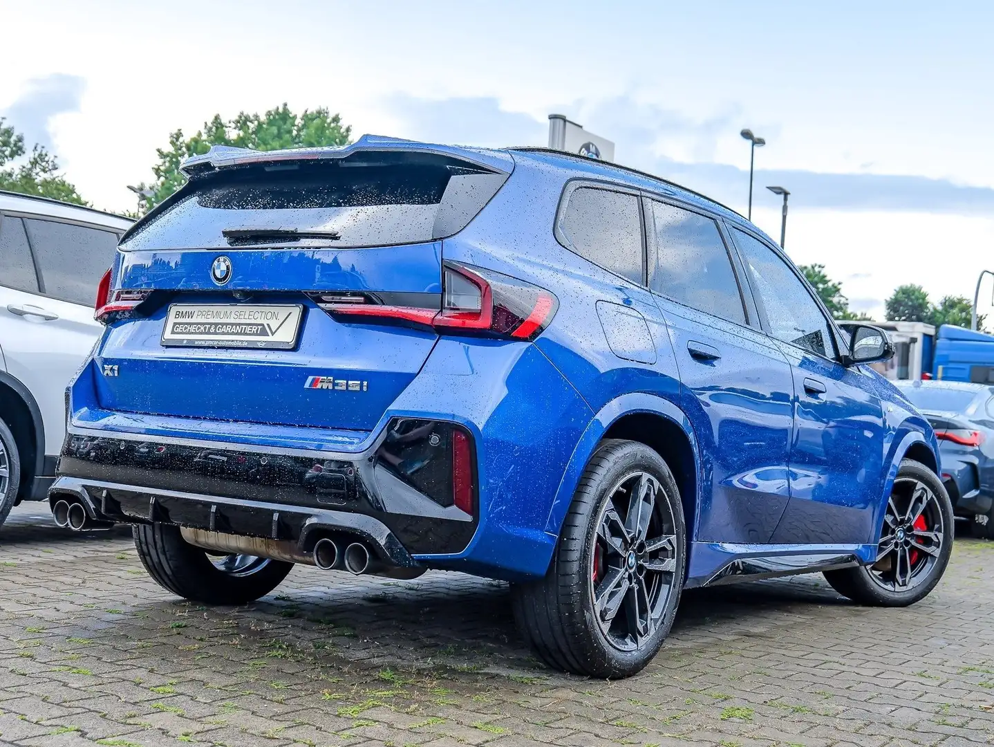 BMW X1 M35i xDrive M Sport Pro Pano HuD H/K PA+ LED DAB Bleu - 2