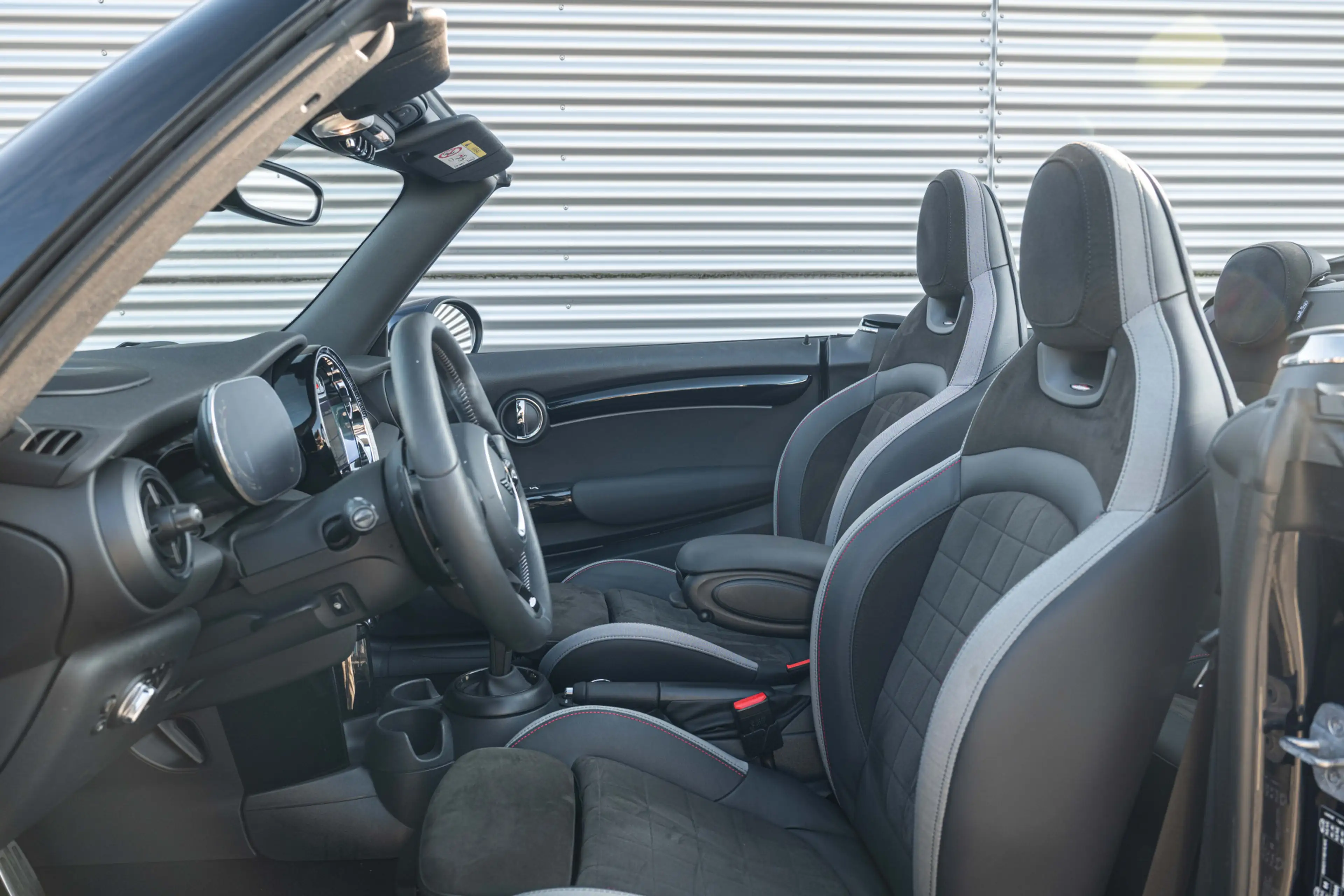 MINI John Cooper Works Cabrio S JCW Automaat / JCW Sportstoel / Comfort Access / — photo 4