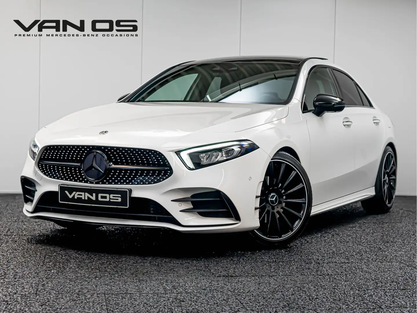 Mercedes-Benz A 200 A AMG Line | NIGHT | Pano | Burmester® Wit - 1