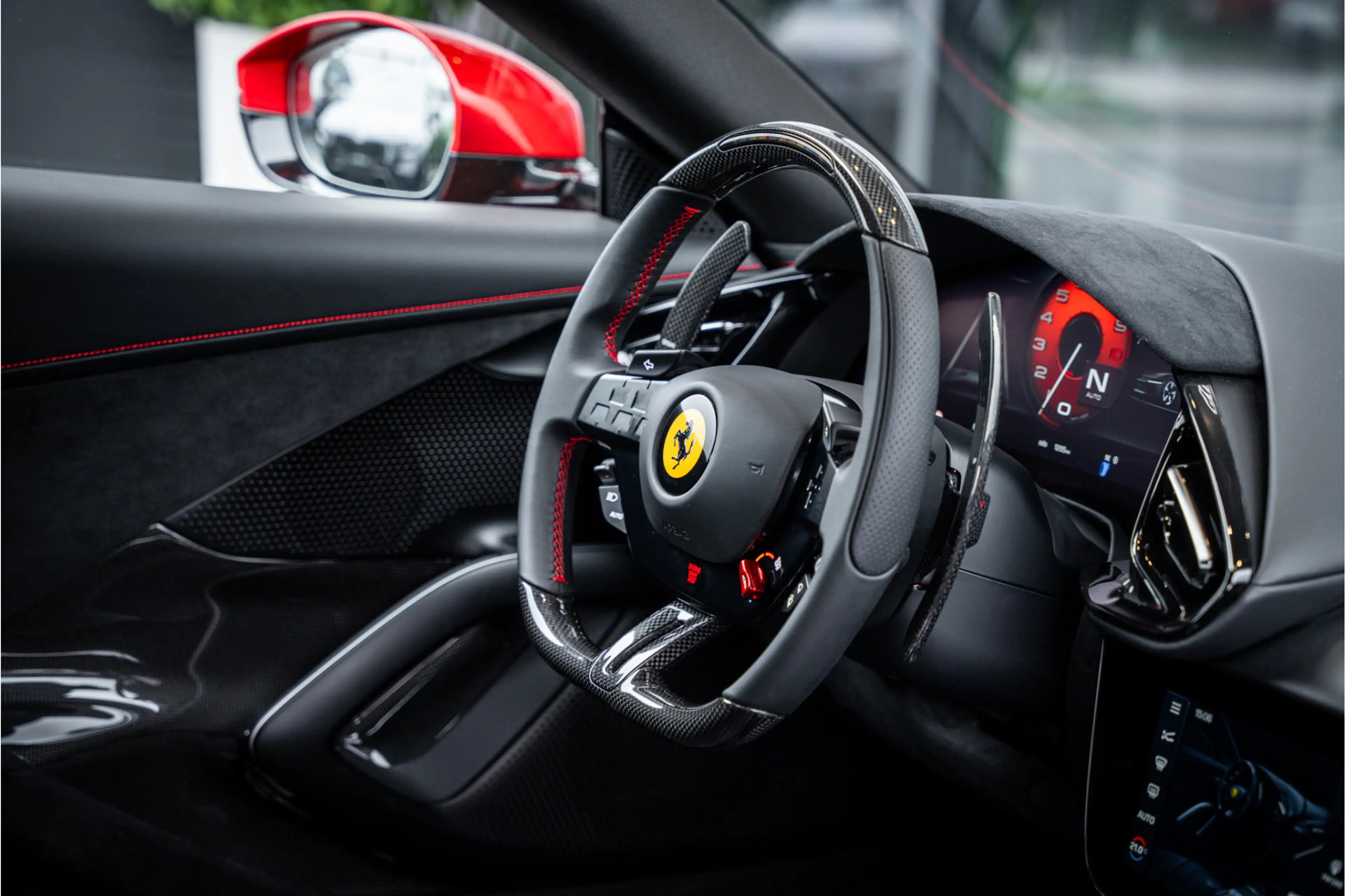 Ferrari 12 Cilindri 6.5 V12 - Rosso Imola | Lift | Carbon Interior | S — photo 11