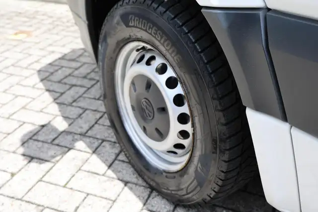 Volkswagen Crafter view 17