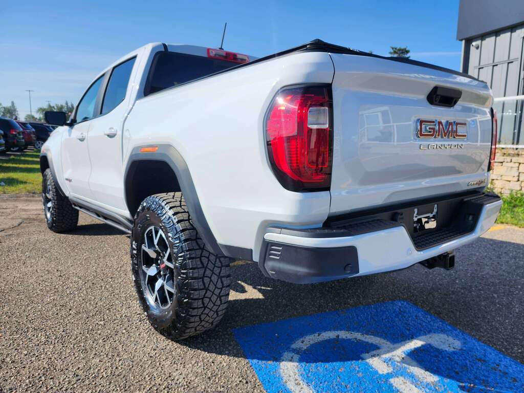 2024 GMC Canyon