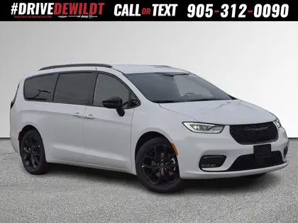 White 2026 Chrysler Pacifica Minivan Front-Wheel Drive 9-Speed Automatic