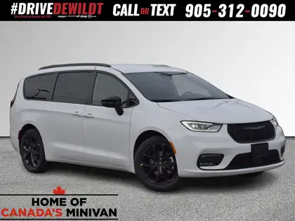 White 2026 Chrysler Pacifica Minivan Front-Wheel Drive 9-Speed Automatic