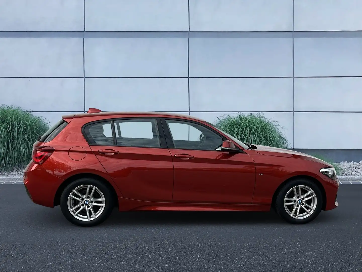BMW 118 d 5-Türer LED Tempomat USB Klimaaut. Shz PDC Orange - 2