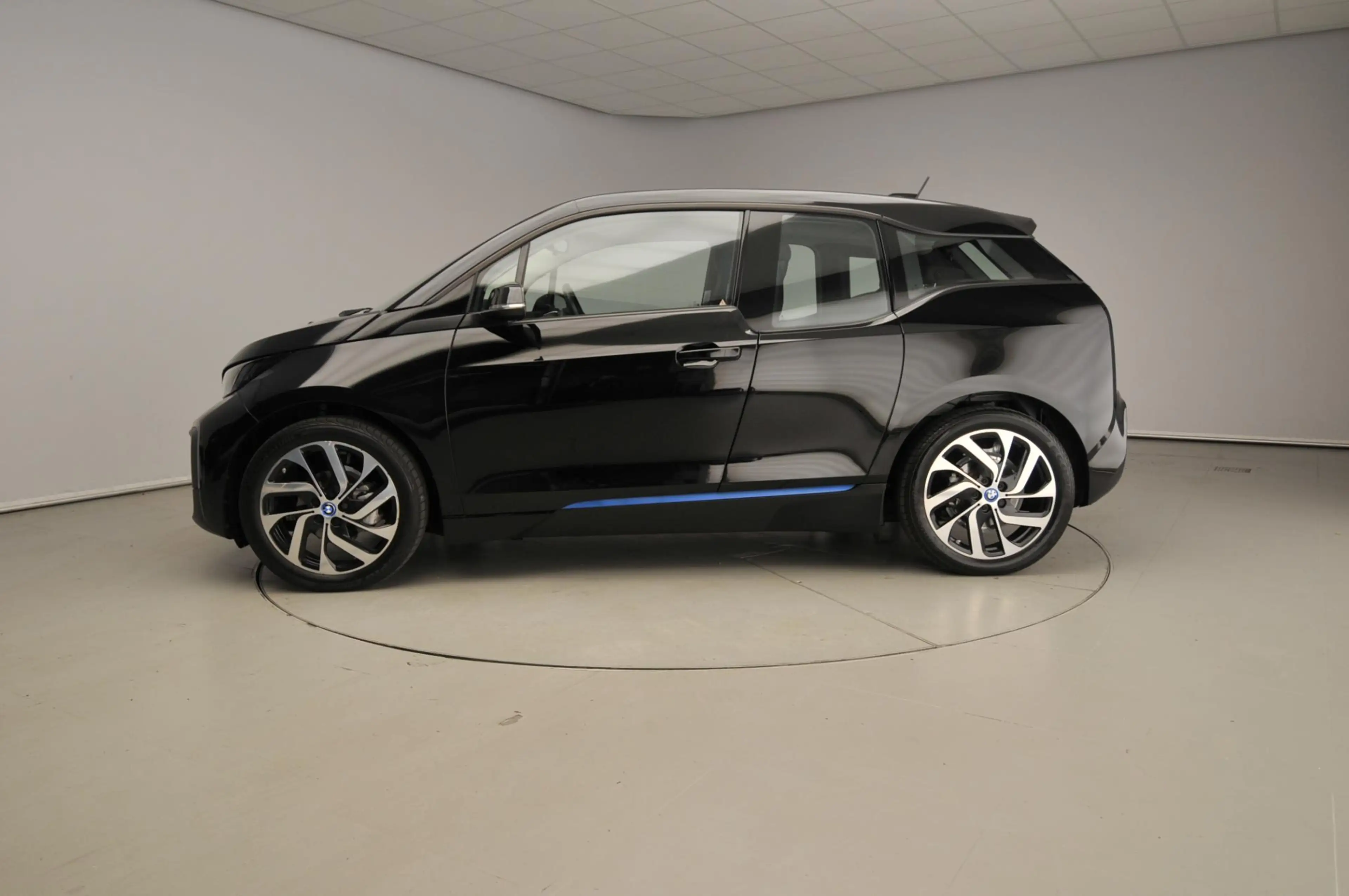BMW i3 Business Edition 120Ah Navigatie / Stoelverwarming — photo 2