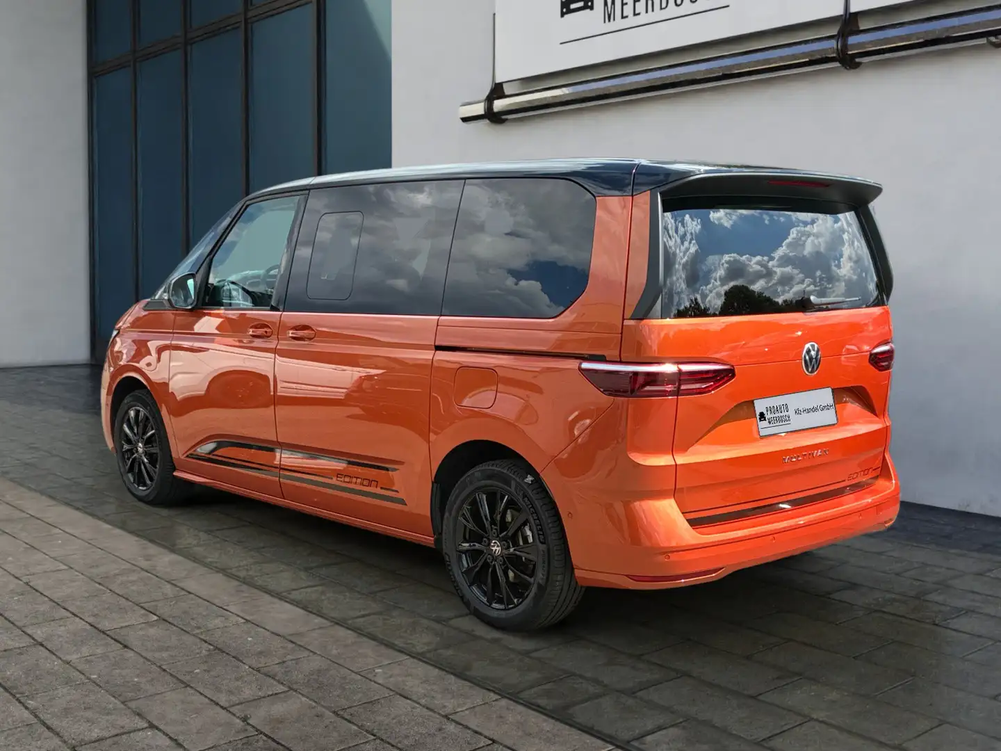 Volkswagen T7 Multivan Edition AHK/HEADUP/STNDHZNG/ACC/APPLE Pomarańczowy - 2