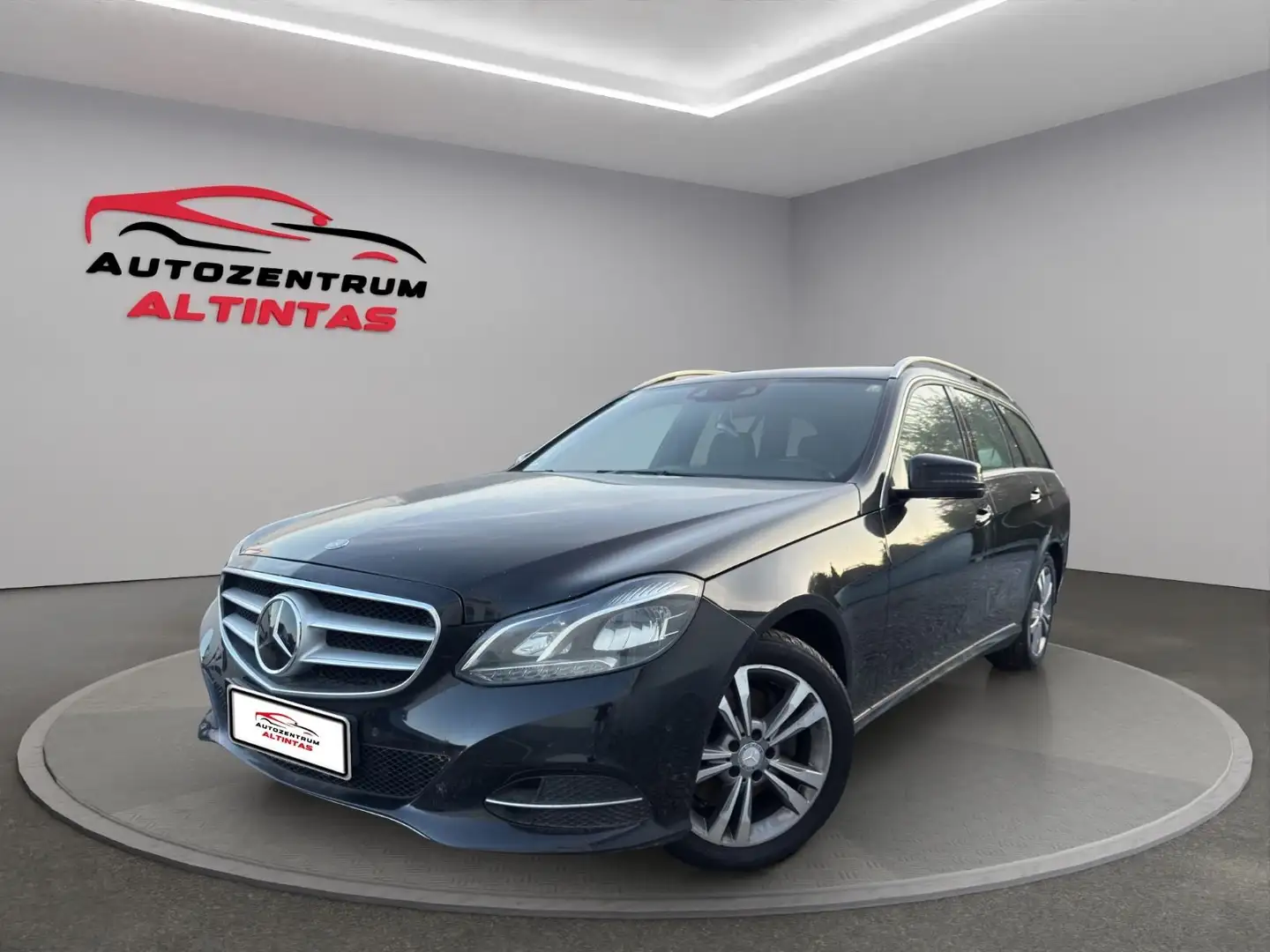 Mercedes-Benz E 250 CDI T*AUTOM*KLIMA*NAVI*StHz*AHK*LEDER*SHZ* Schwarz - 1