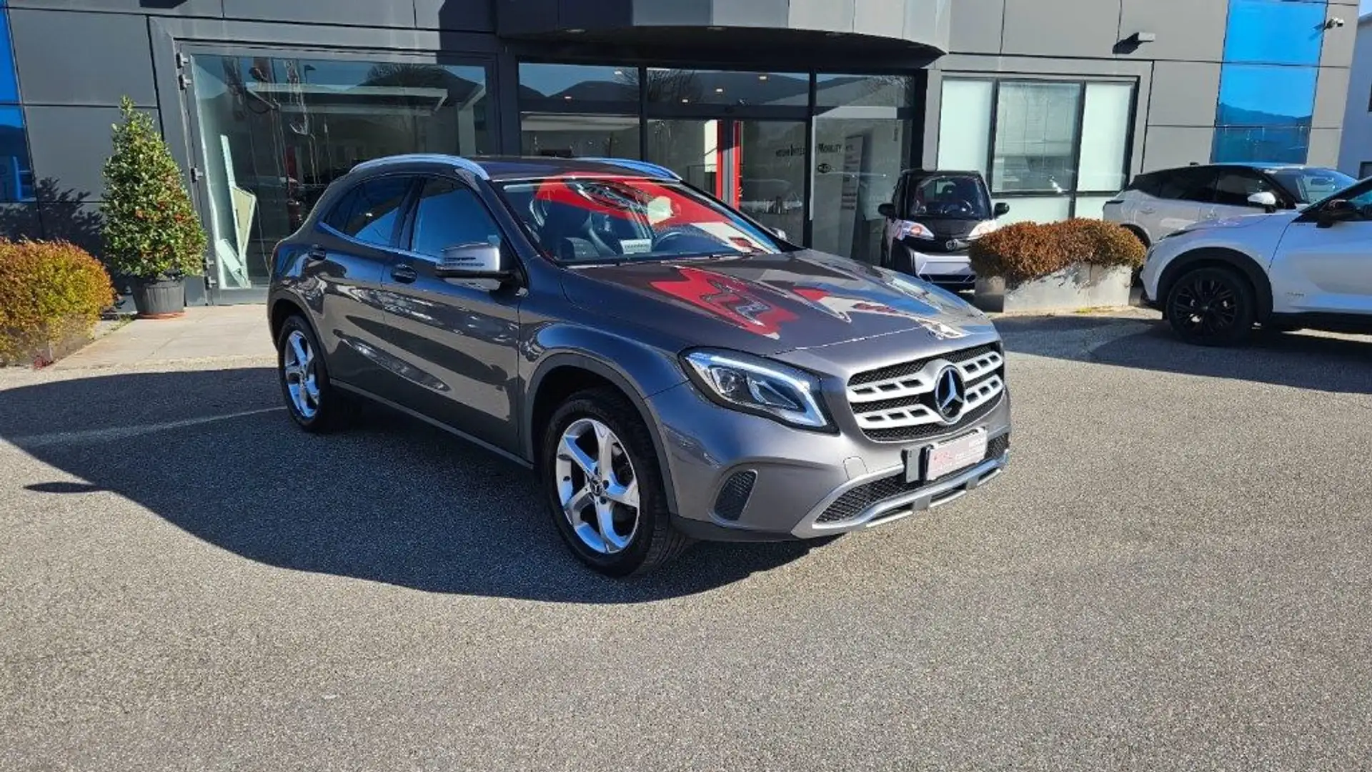 Mercedes-Benz GLA 200 Sport Grigio - 2