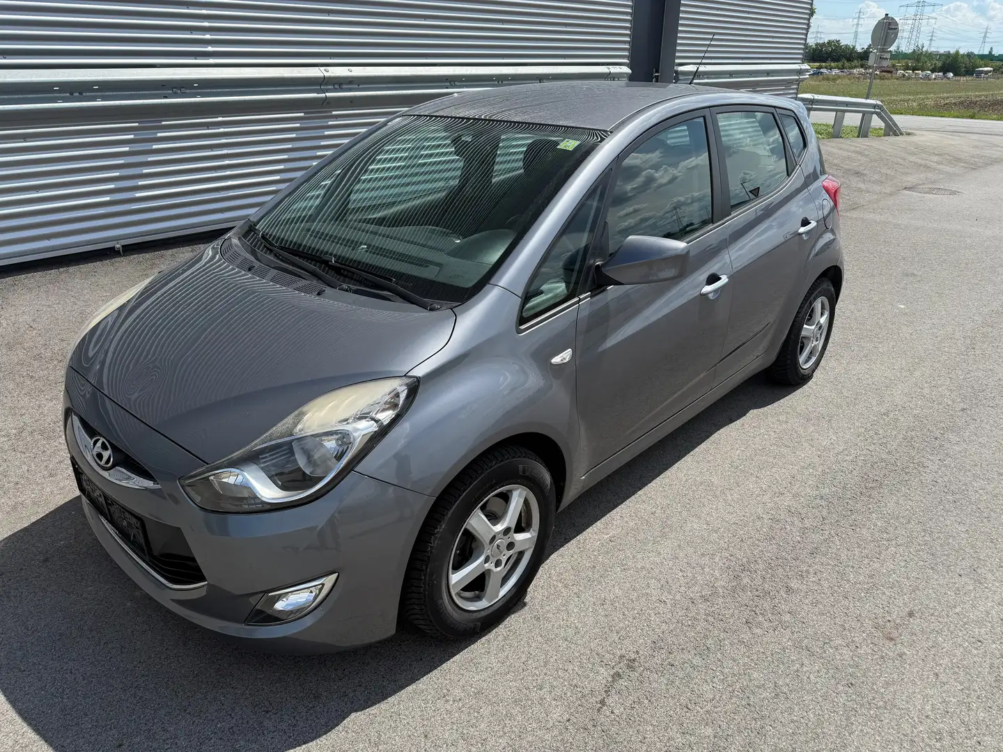 Hyundai iX20 1,4 CRDi Europe ID:81 Grau - 1