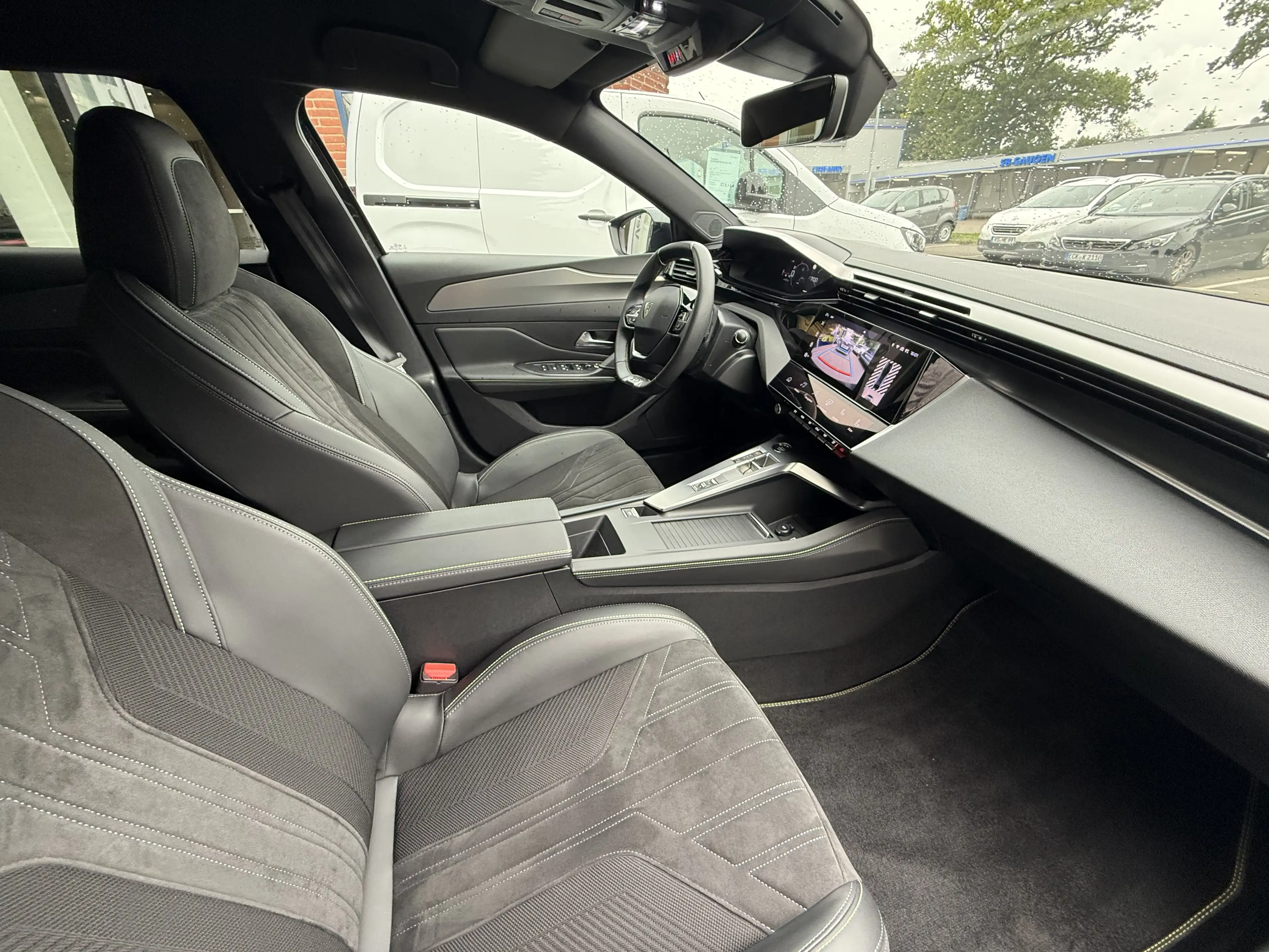 Peugeot 408 PureTech 130 GT — photo 9