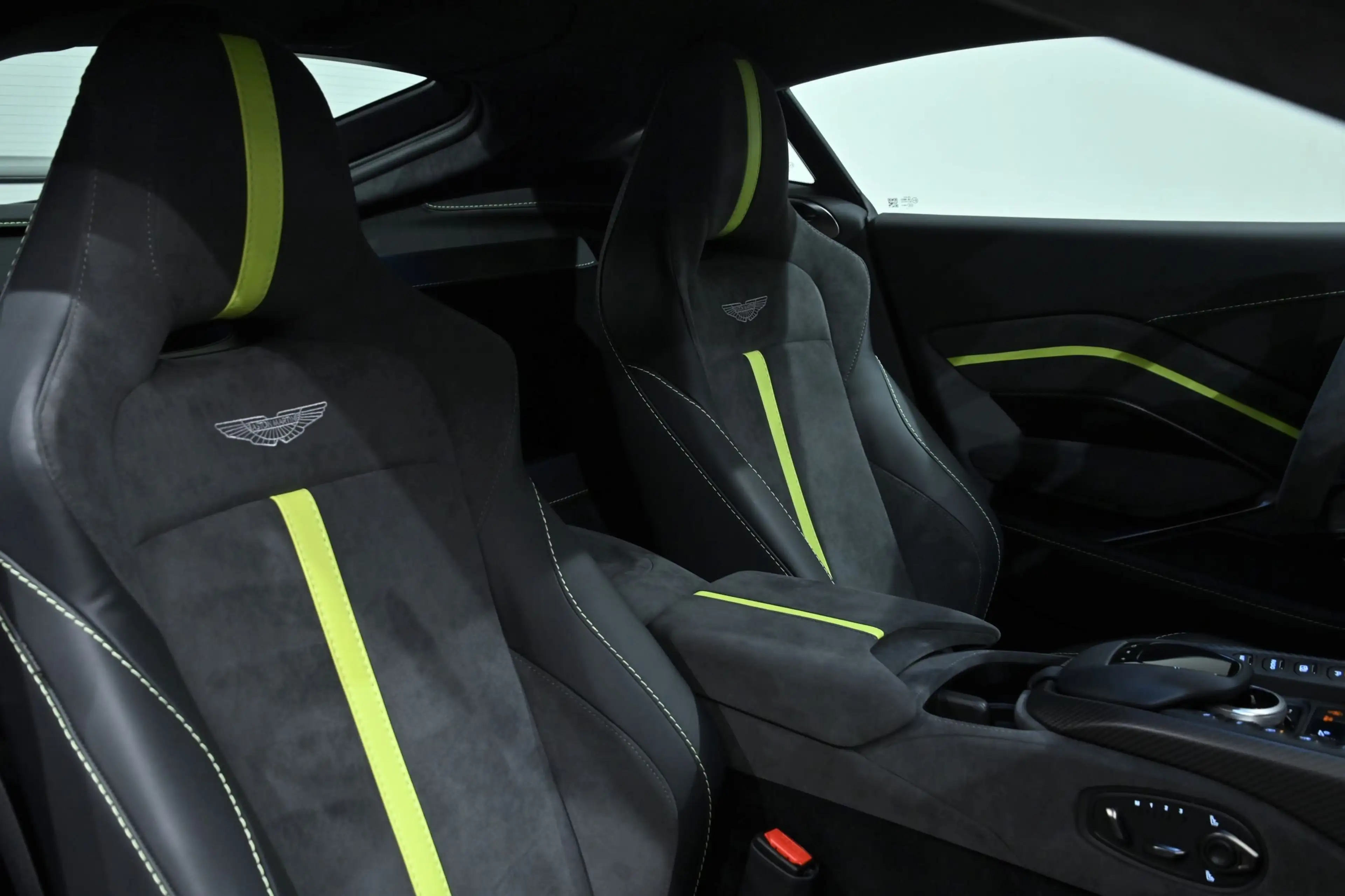Aston Martin Vantage V8 Vantage F1 Edition Coupe — photo 9