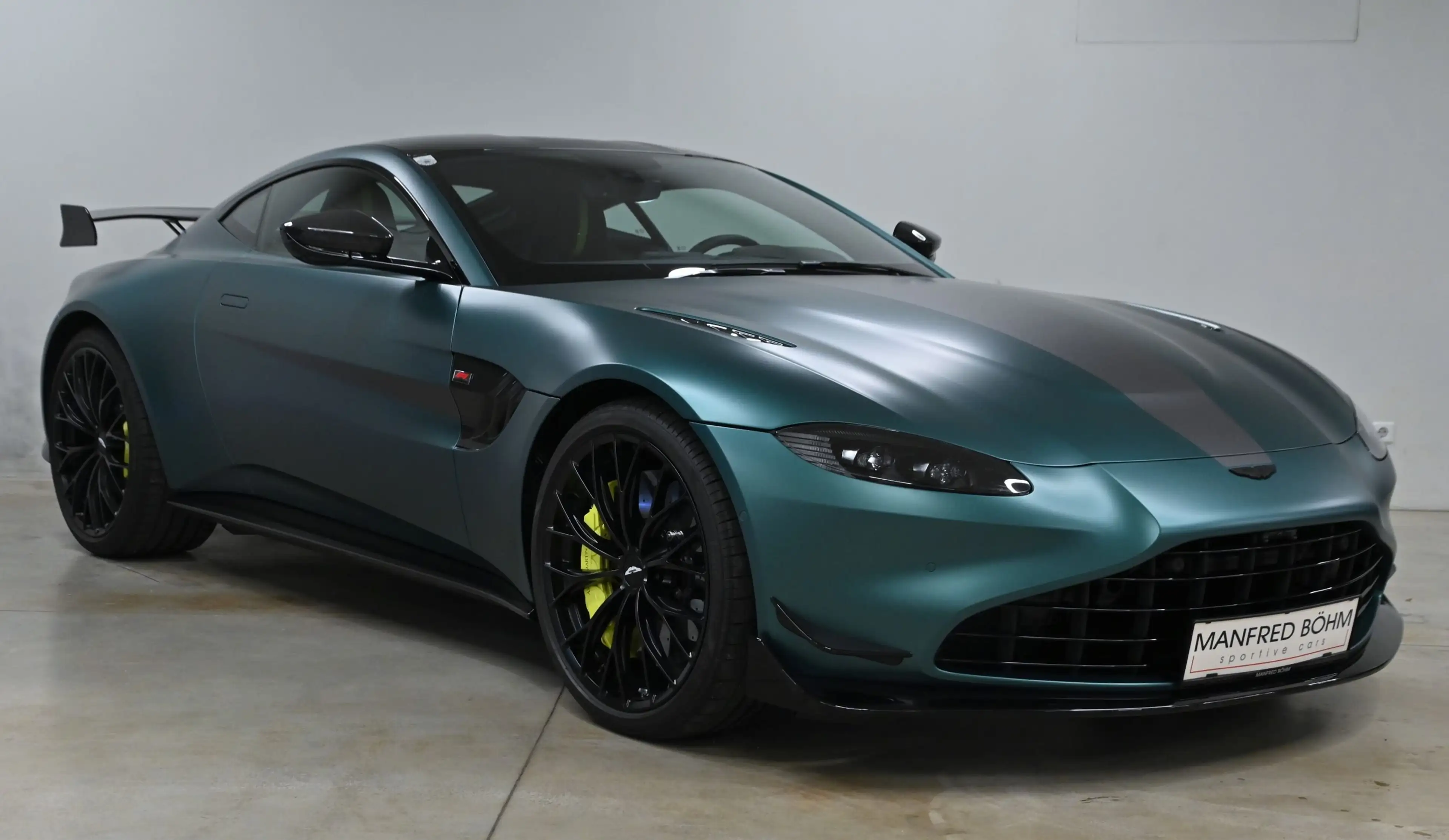 Aston Martin Vantage V8 Vantage F1 Edition Coupe — photo 11