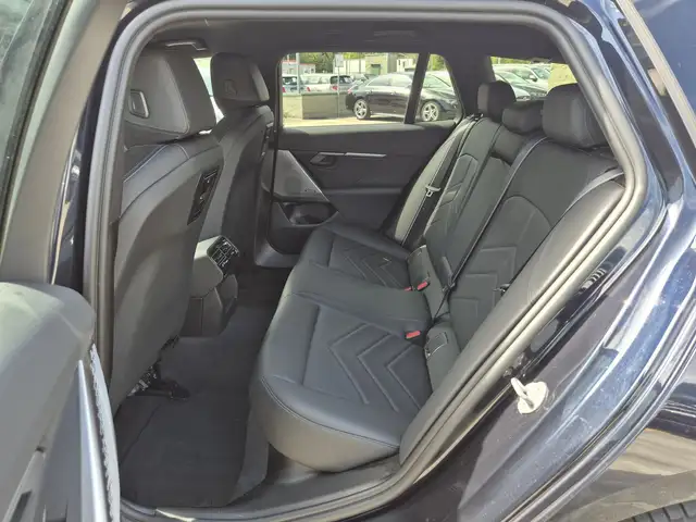 BMW 5 Series view 7