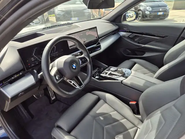 BMW 5 Series view 6