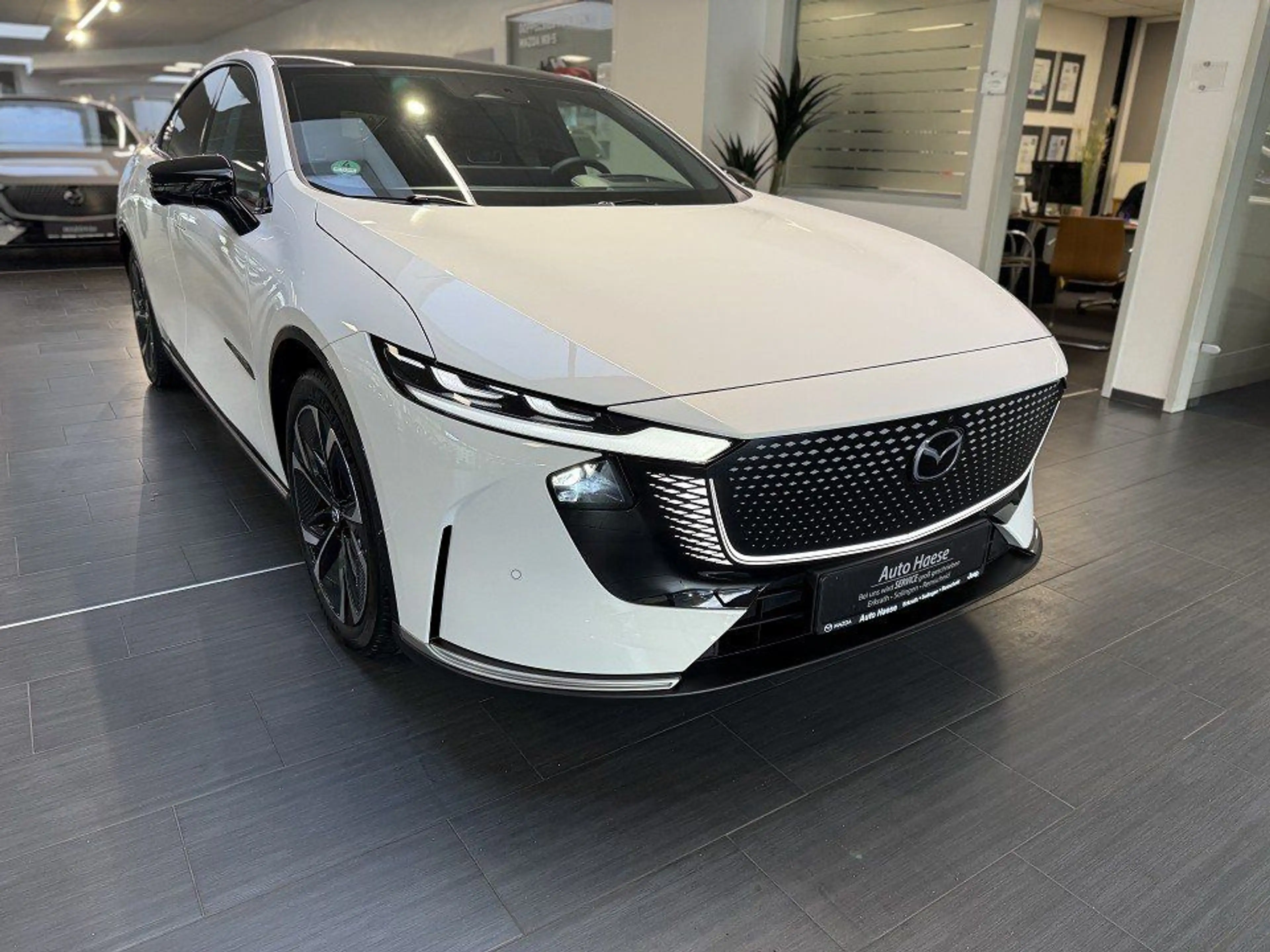 Mazda 6e 6E EV 245PS Long Range Takumi 360° 14,6-Zoll Dis