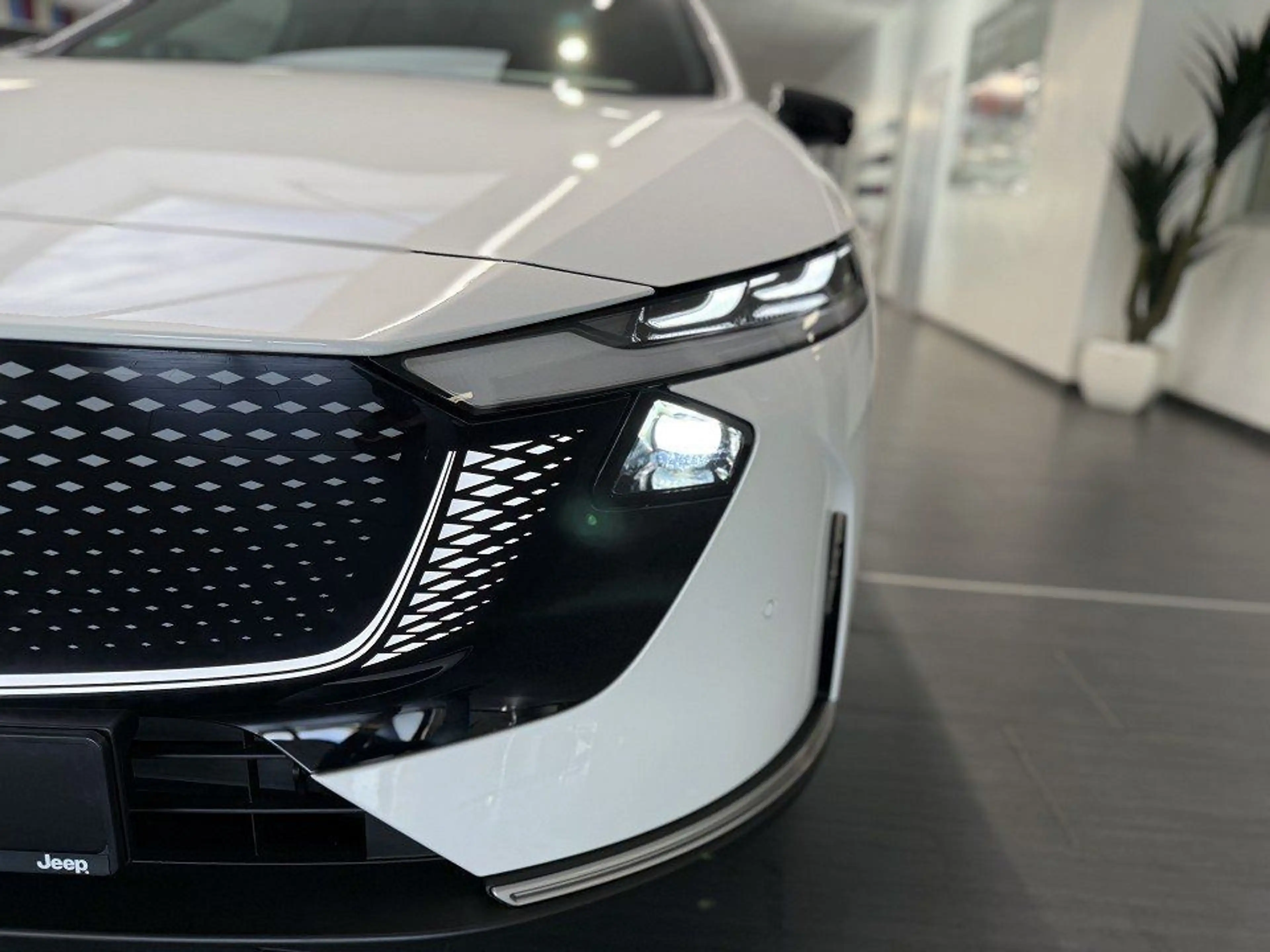 Mazda 6e 6E EV 245PS Long Range Takumi 360° 14,6-Zoll Dis — photo 4