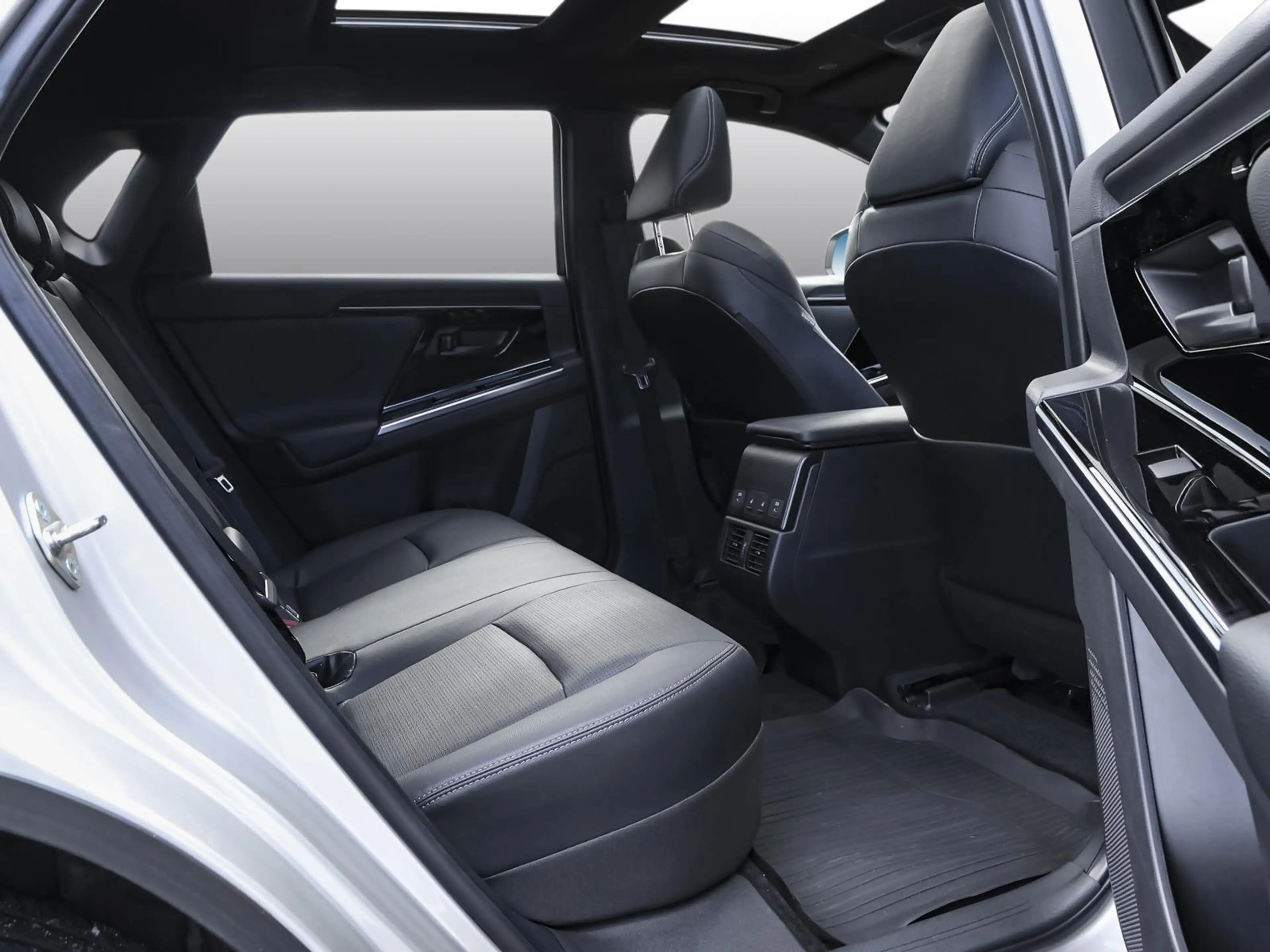 Toyota bZ4X Allrad Comfort-P. Technik-P. PANO — photo 4