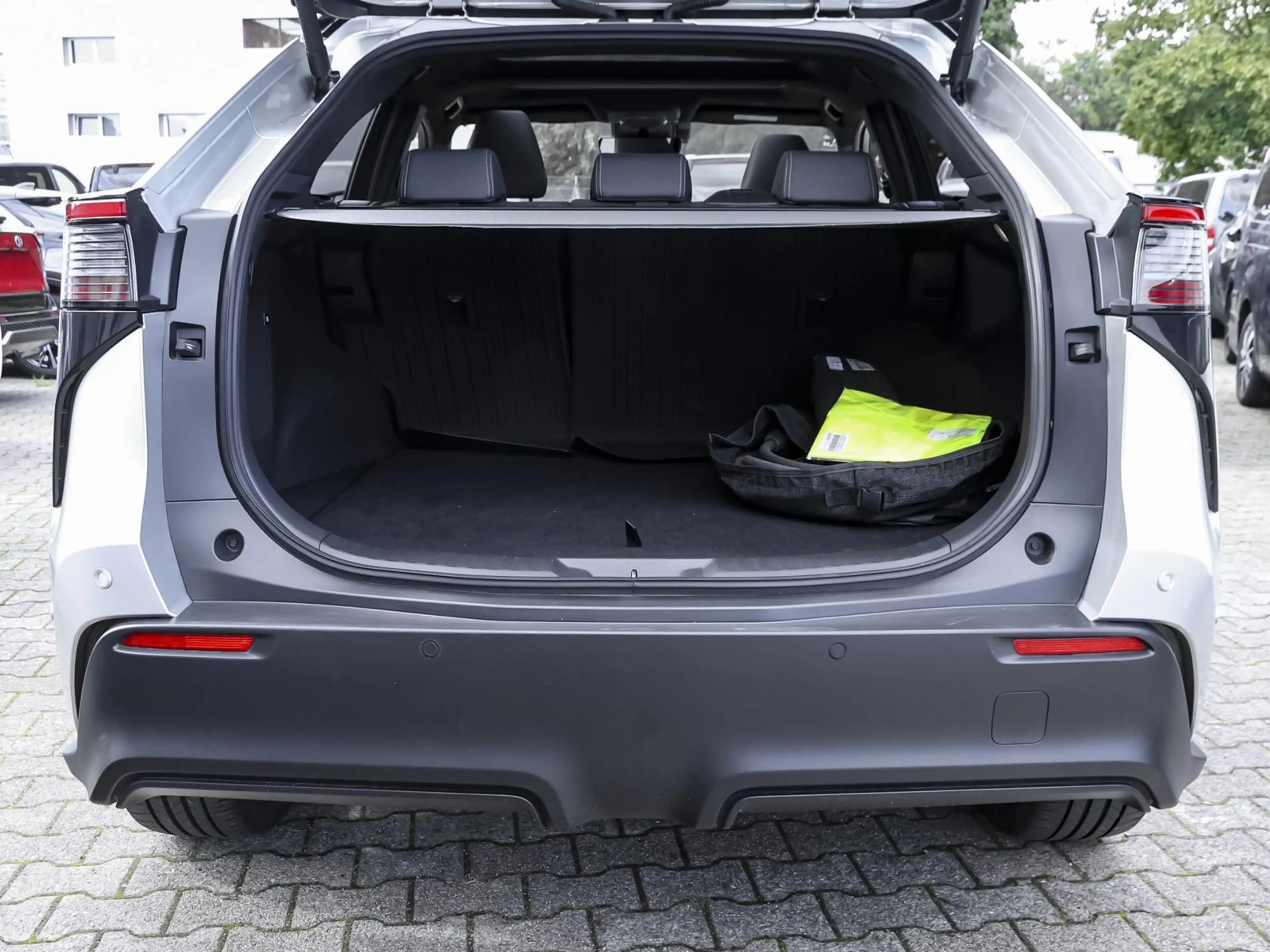 Toyota bZ4X Allrad Comfort-P. Technik-P. PANO — photo 8