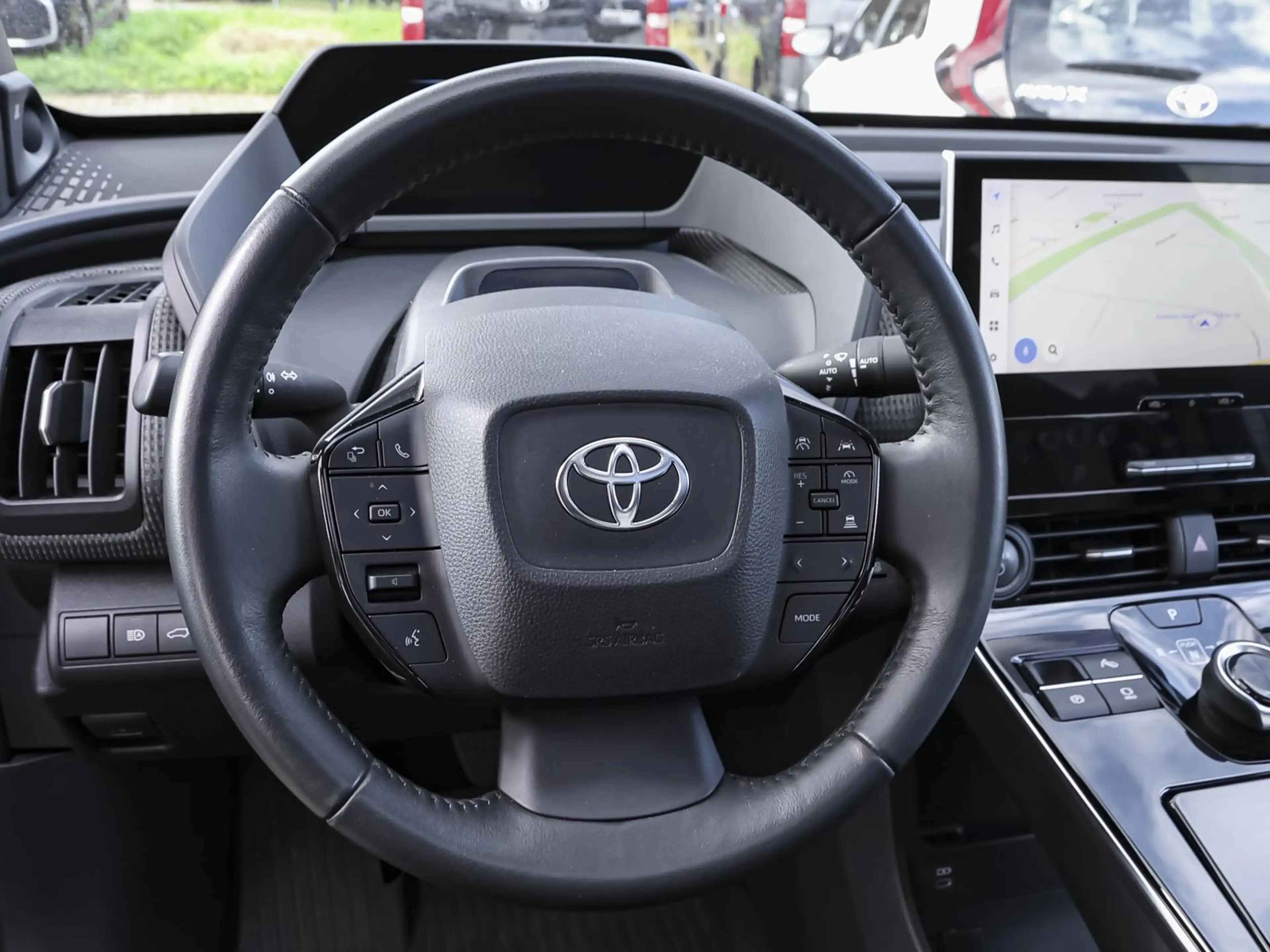Toyota bZ4X Allrad Comfort-P. Technik-P. PANO — photo 11