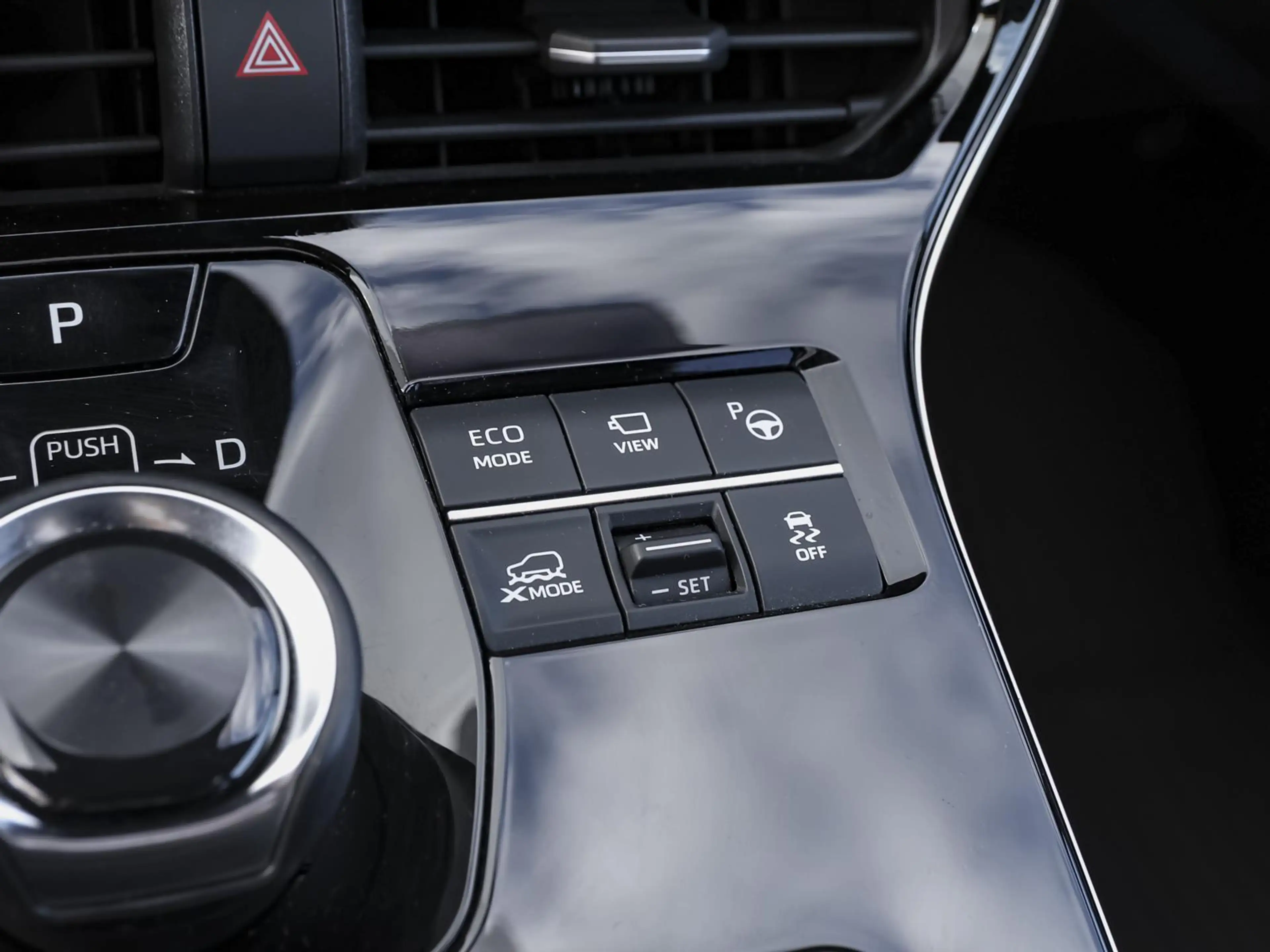 Toyota bZ4X Allrad Comfort-P. Technik-P. PANO — photo 12
