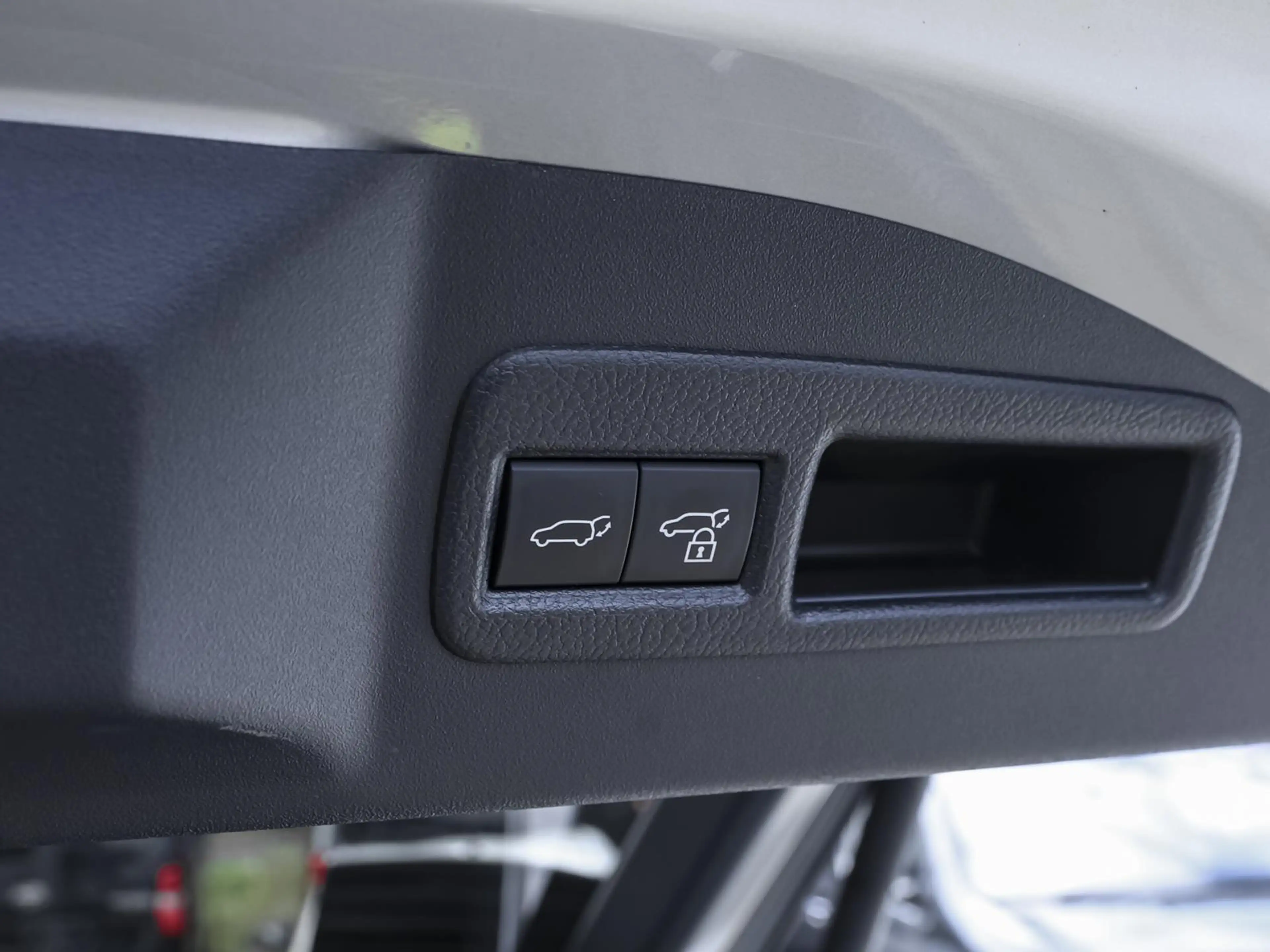 Toyota bZ4X Allrad Comfort-P. Technik-P. PANO — photo 9