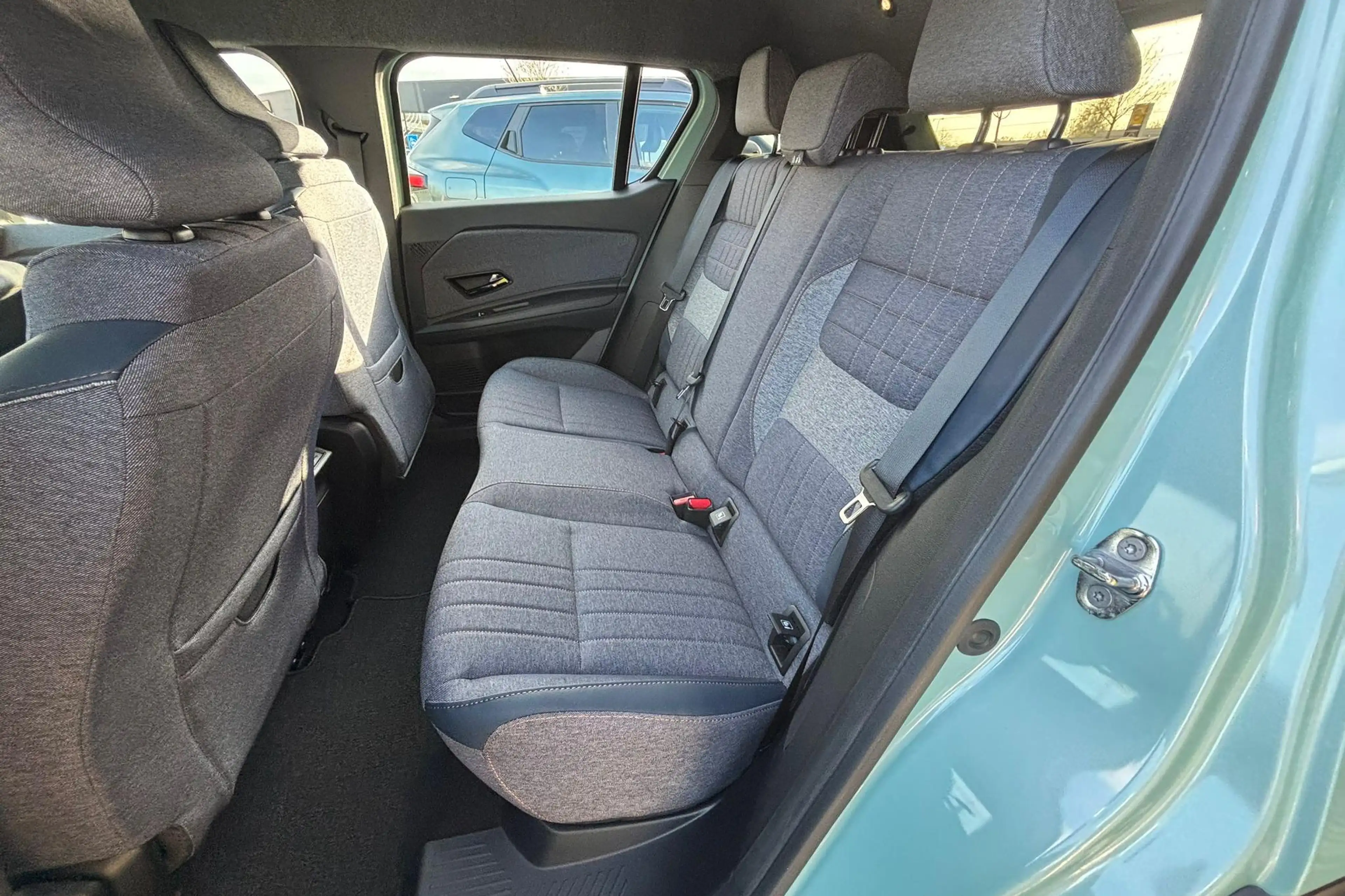 Renault R 4 comfort range techno 52 kWh | Camera | Cruis | Car — photo 8