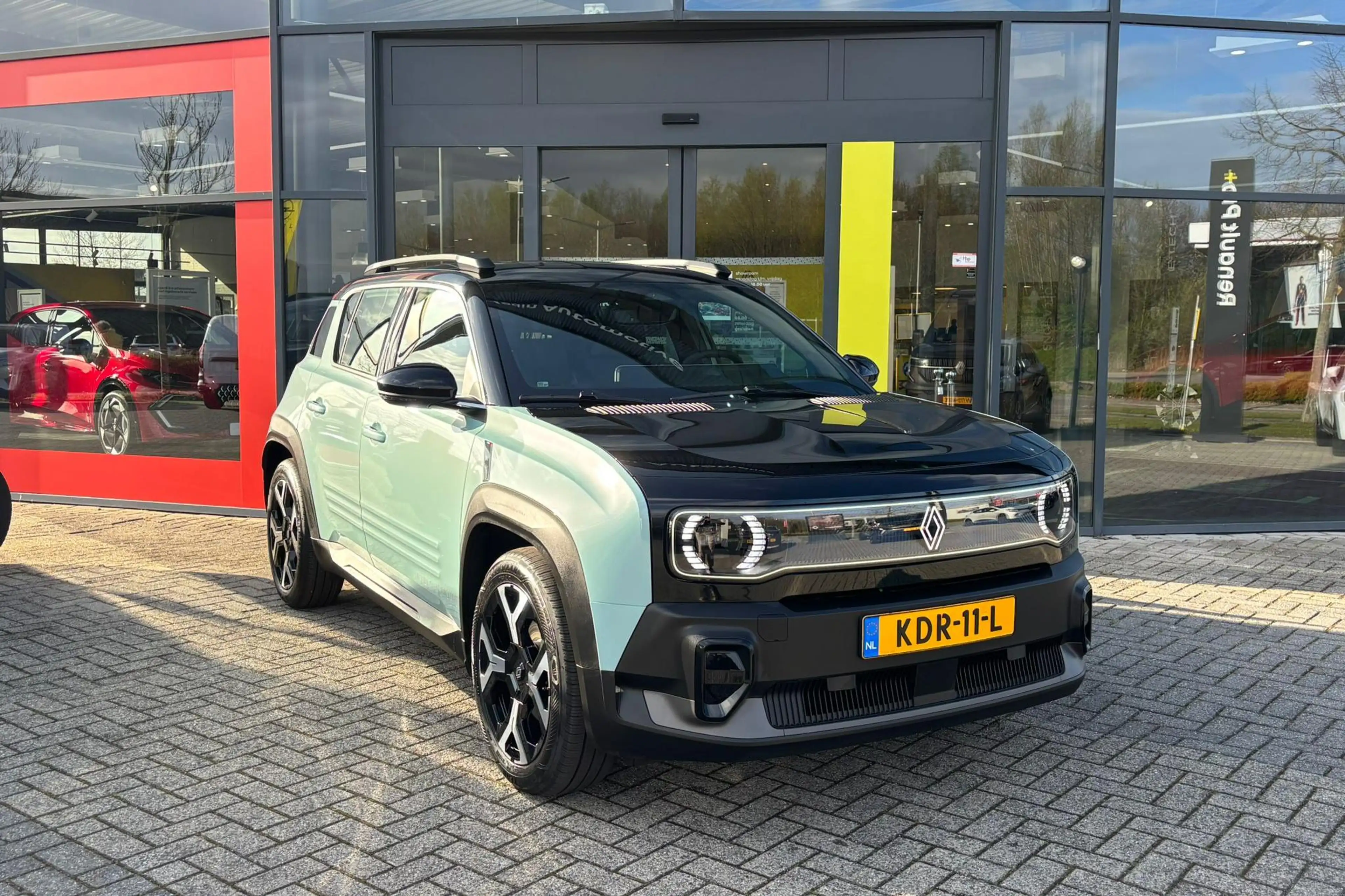 Renault R 4 comfort range techno 52 kWh | Camera | Cruis | Car — photo 5