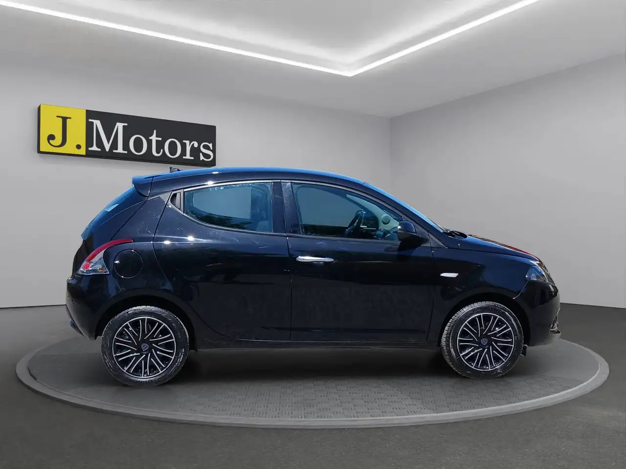 Lancia Ypsilon 2023 — фото 6
