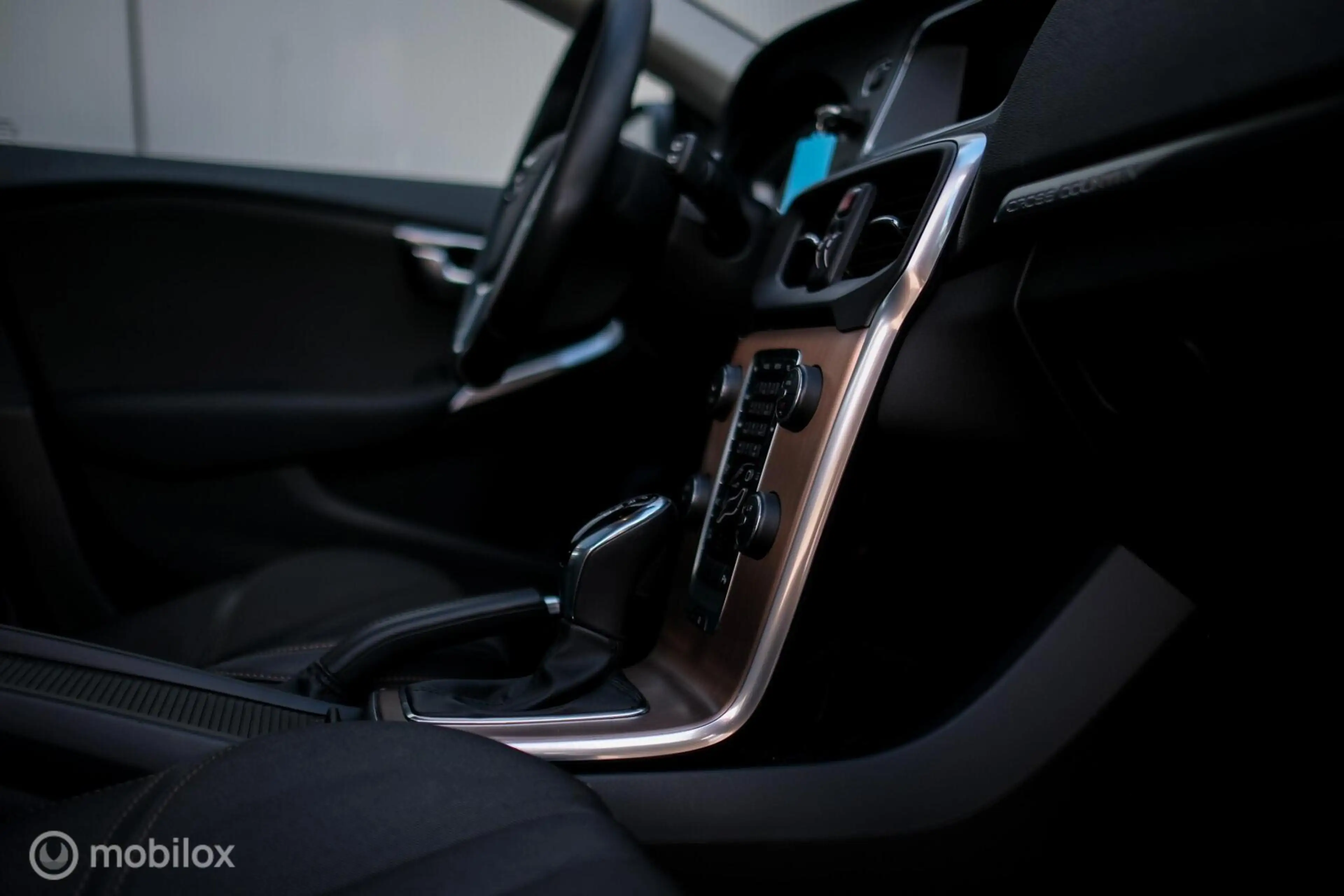Volvo V40 Cross Country 1.5 T3 Polar+ Automaat | Trekhaak | Panorama | LED — photo 10