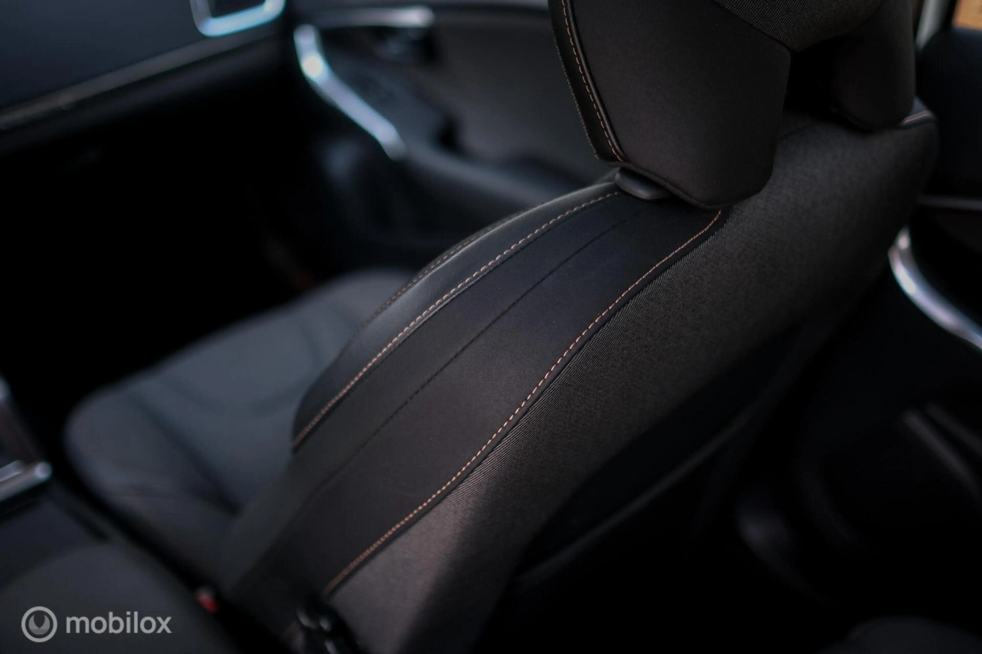 Volvo V40 Cross Country 1.5 T3 Polar+ Automaat | Trekhaak | Panorama | LED — photo 24