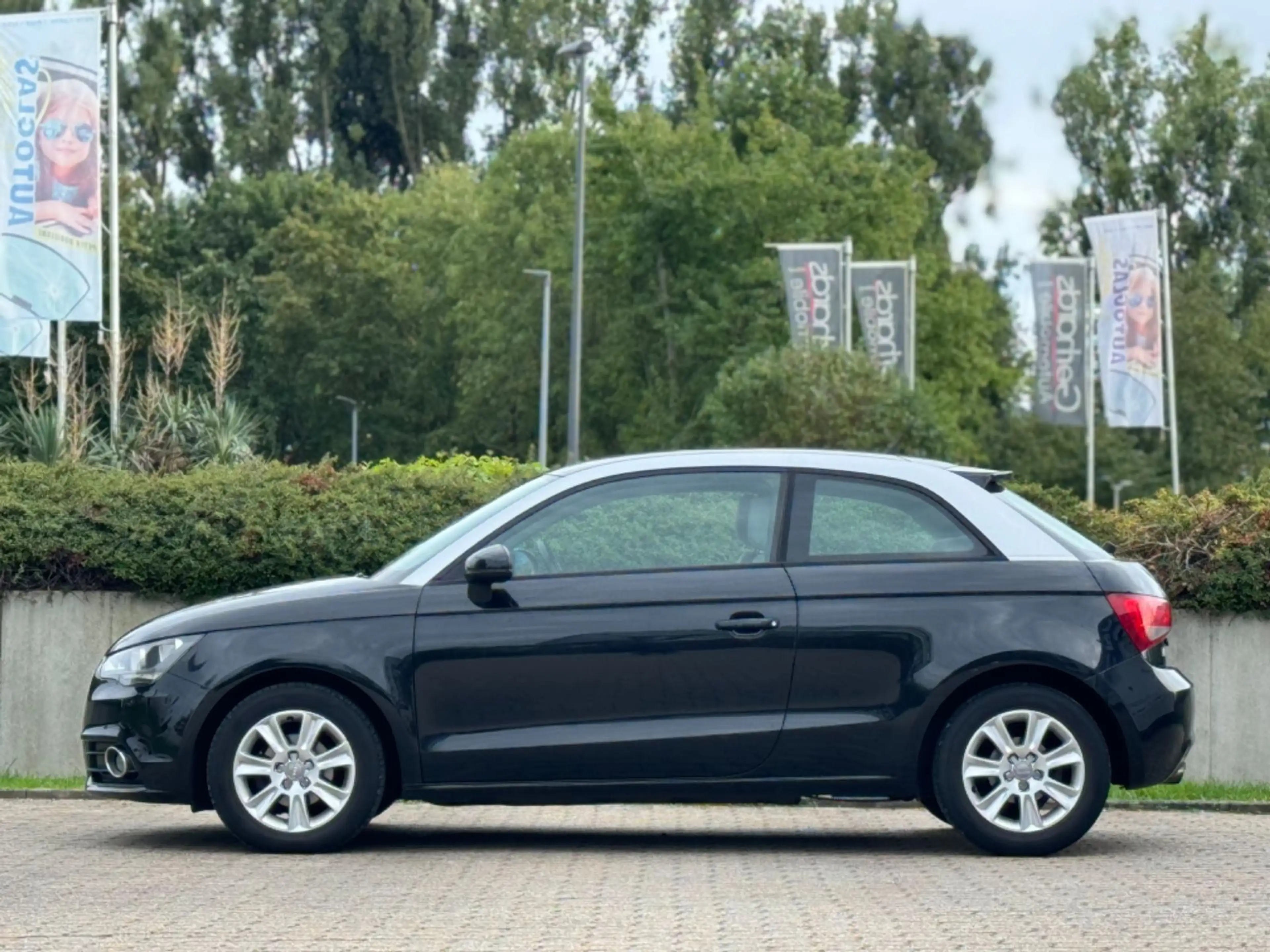 Audi A1 attraction*KLIMA*NAVI*BLUET*START/STOP*TÜV* — photo 2