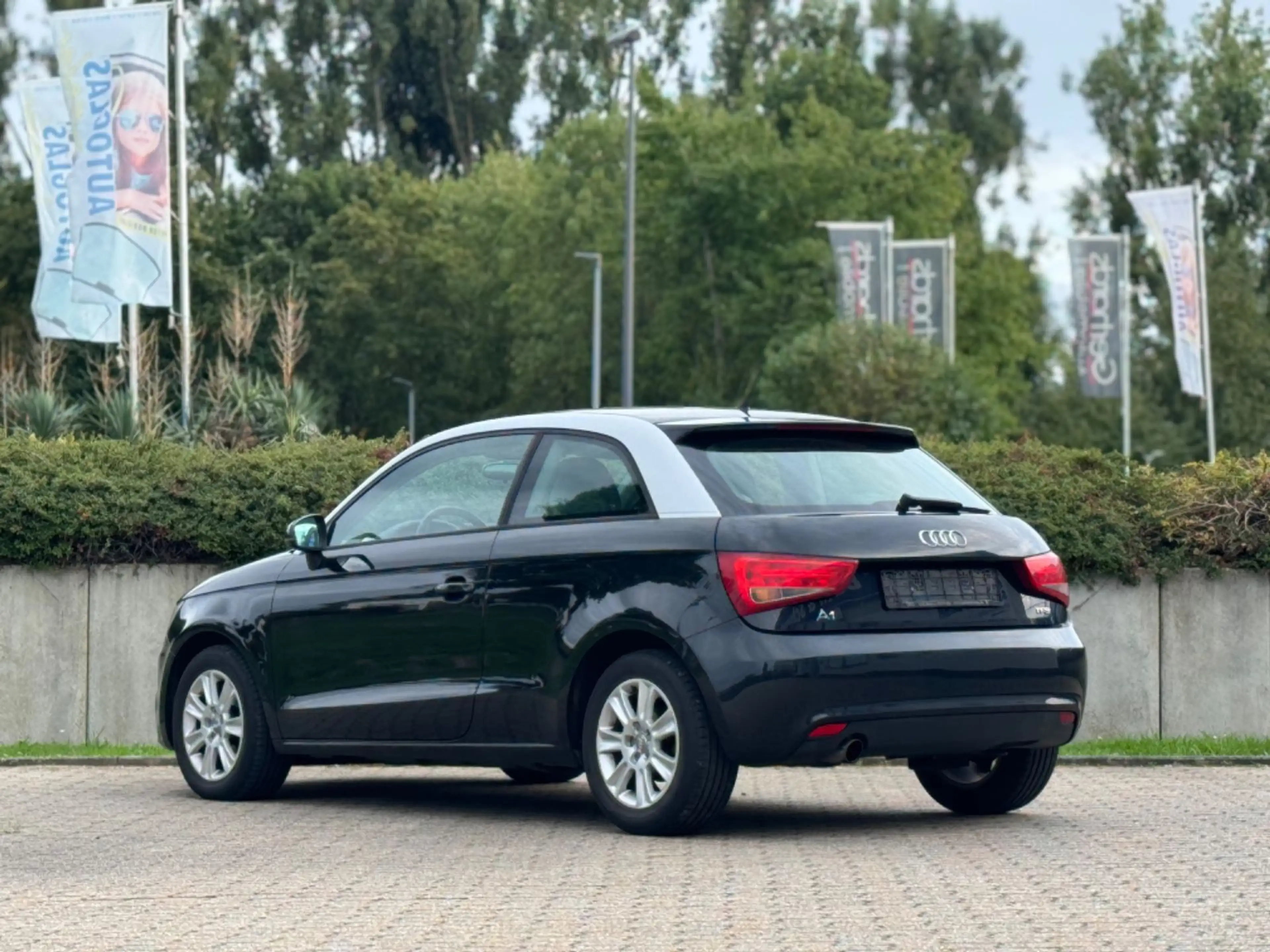 Audi A1 attraction*KLIMA*NAVI*BLUET*START/STOP*TÜV* — photo 3