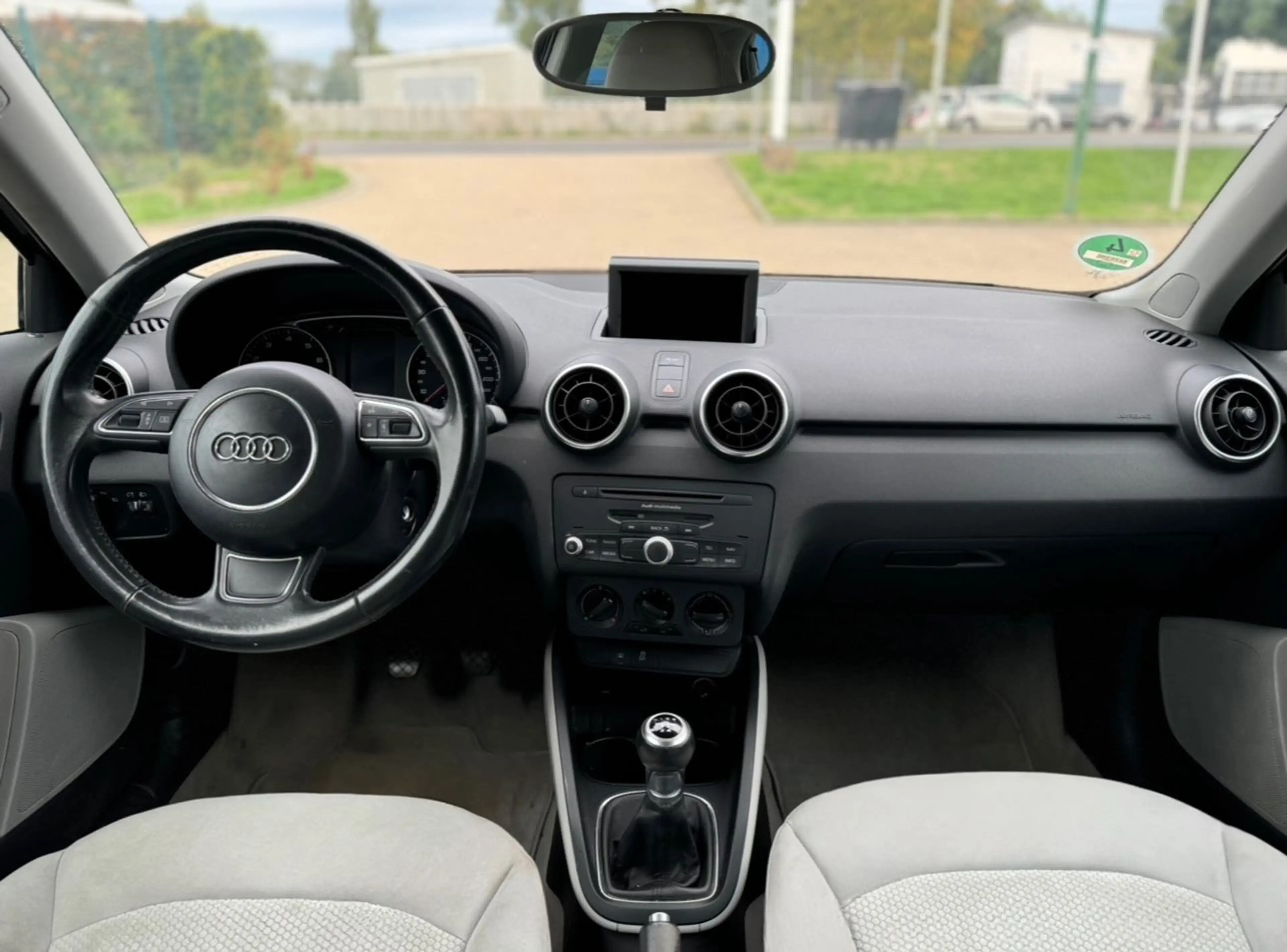 Audi A1 attraction*KLIMA*NAVI*BLUET*START/STOP*TÜV* — photo 15
